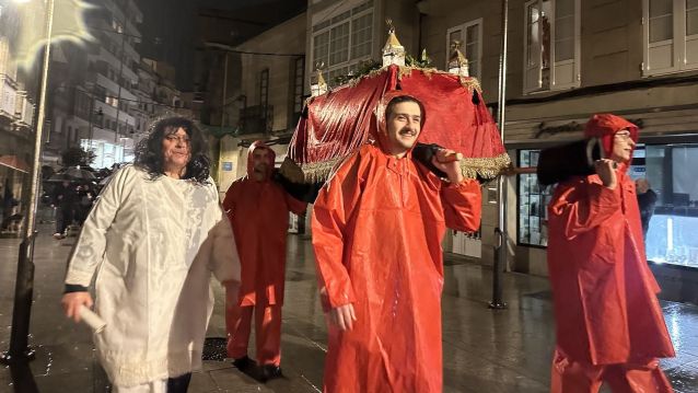 Enterro da Sardiña en Marín