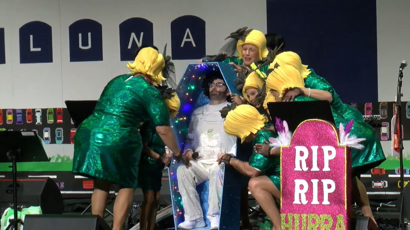 Actuación del Equipo Ja en el certamen de Murgas