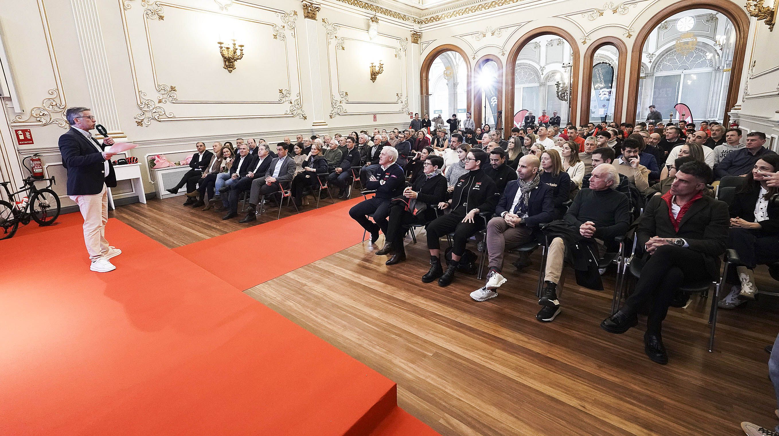 Presentación del Grupo Deportivo Supermercados Froiz para la temporada 2026 Presentación del Grupo Deportivo Supermercados Froiz para la temporada 2026