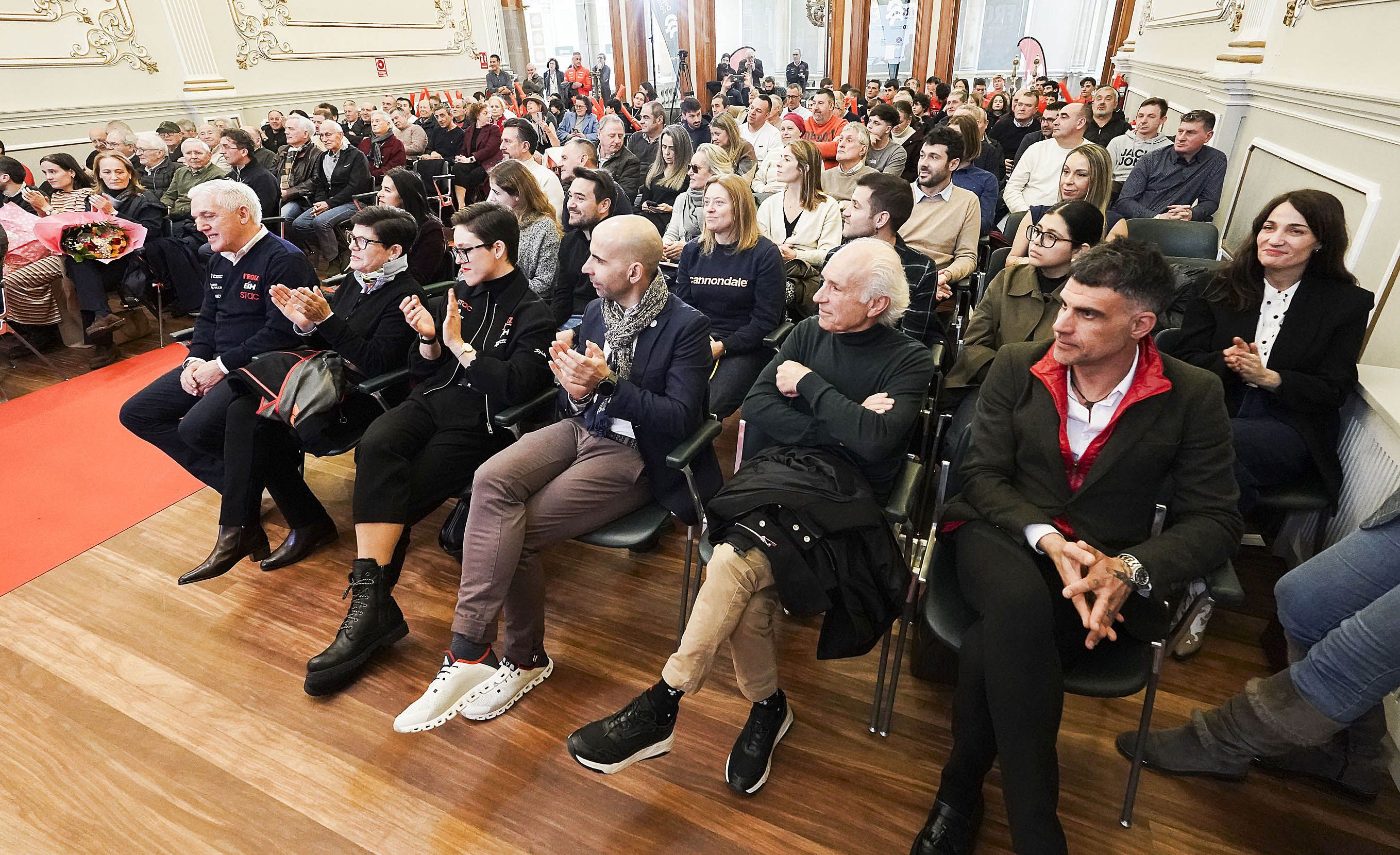 Presentación del Grupo Deportivo Supermercados Froiz para la temporada 2026 Presentación del Grupo Deportivo Supermercados Froiz para la temporada 2026
