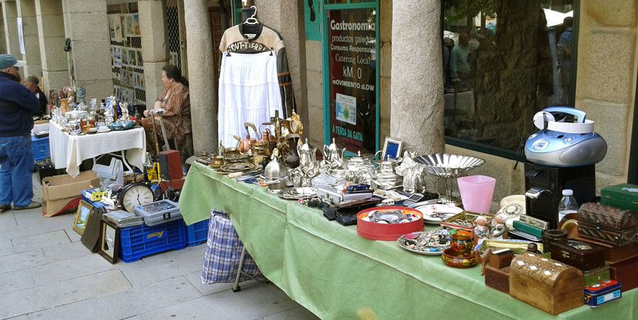 Mercadillo de los domingos en A Verdura