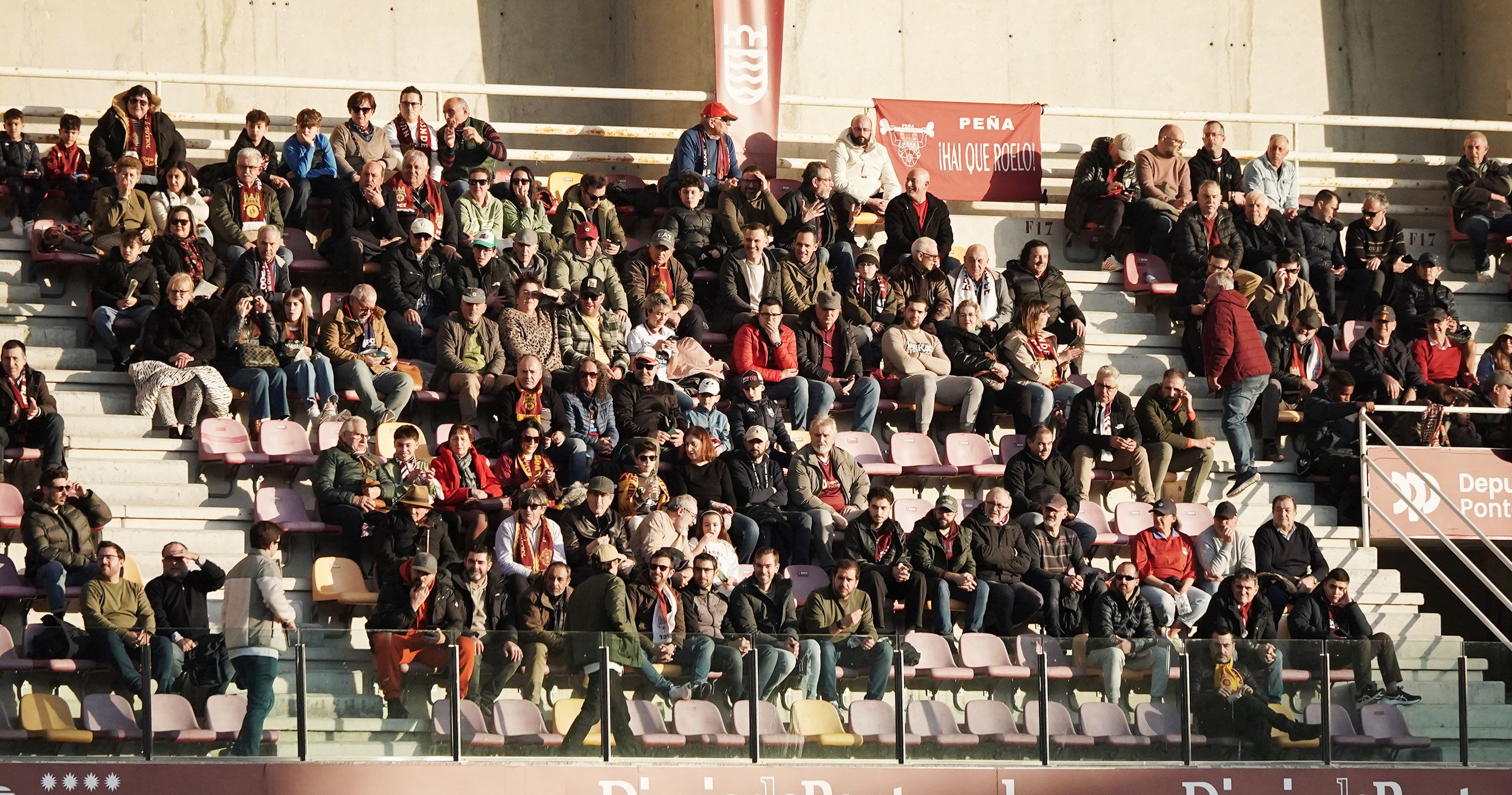 Partido entre Pontevedra CF y Club Deportivo Lugo en Pasarón