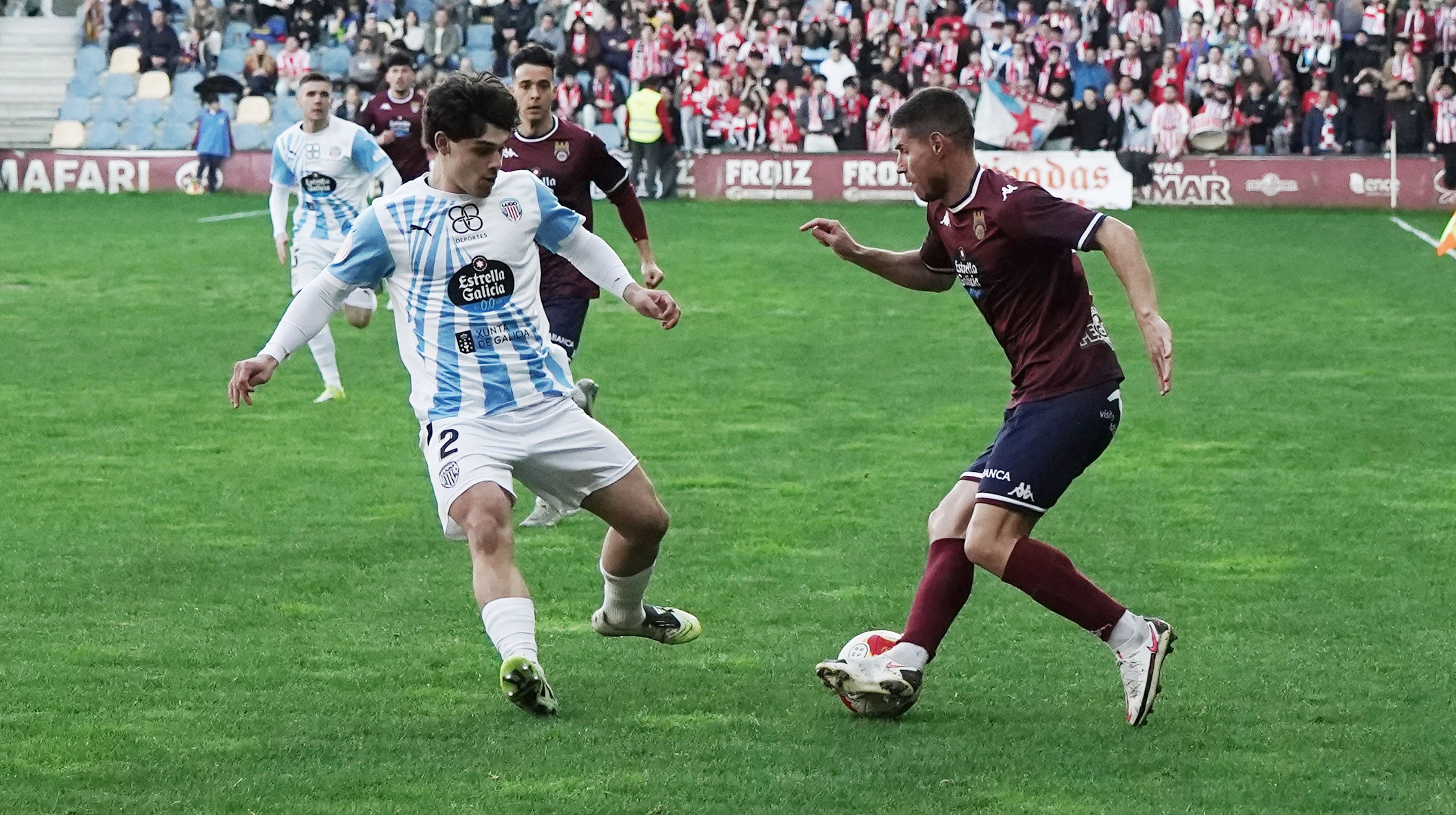 Partido entre Pontevedra CF y Club Deportivo Lugo en Pasarón