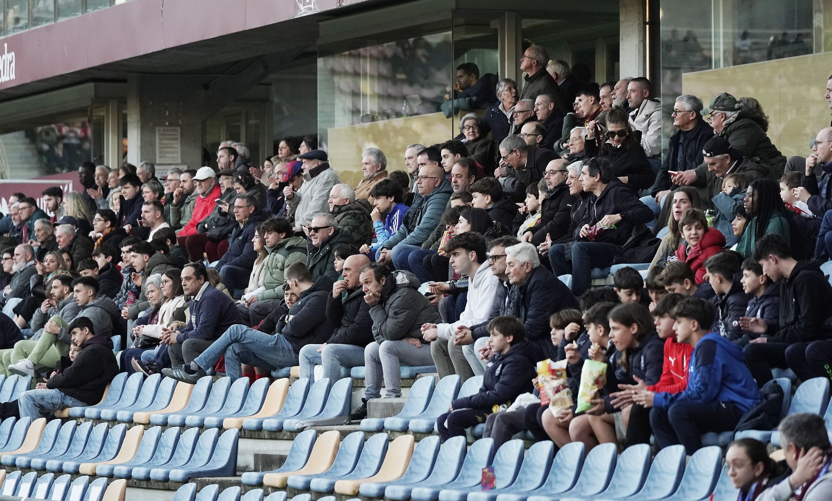 Partido entre Pontevedra CF y Club Deportivo Lugo en Pasarón