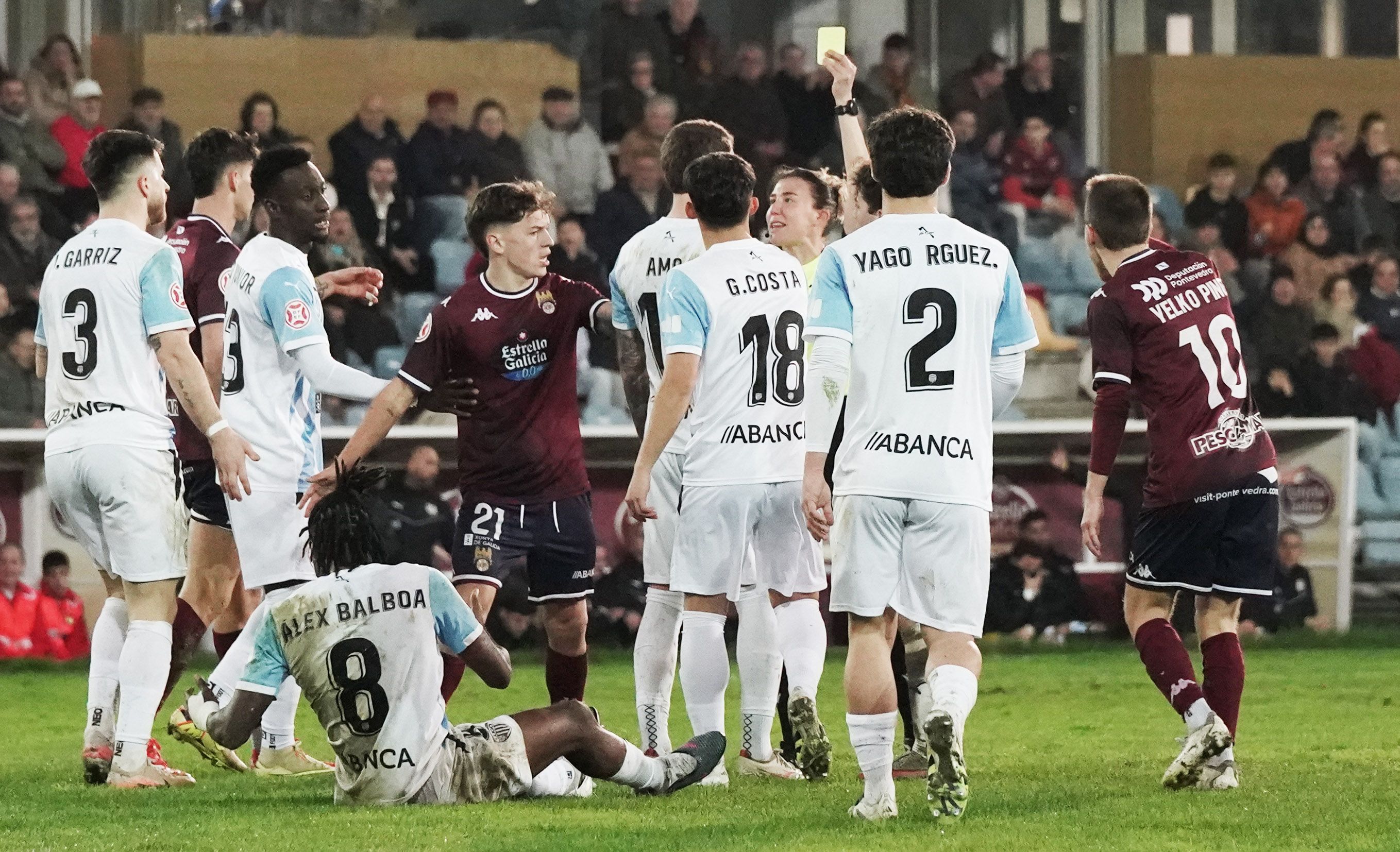 Partido entre Pontevedra CF y Club Deportivo Lugo en Pasarón