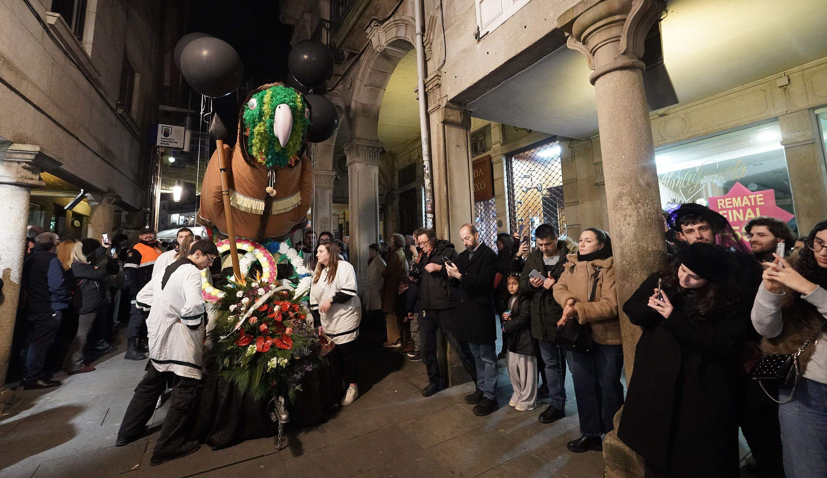 Entierro del Loro Ravachol en el Entroido de Pontevedra Entierro del Loro Ravachol en el Entroido de Pontevedra