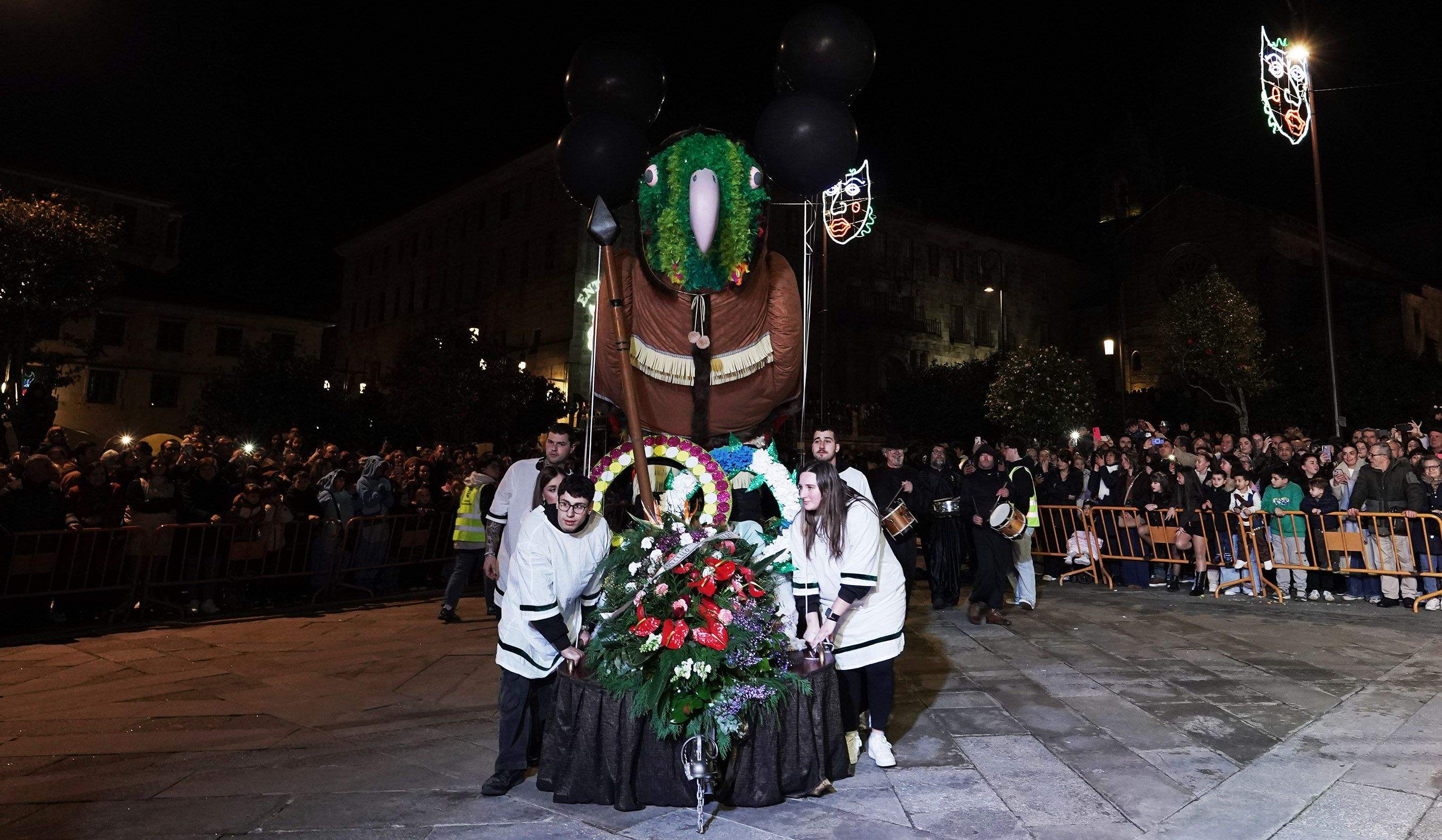 Entierro del Loro Ravachol en el Entroido de Pontevedra Entierro del Loro Ravachol en el Entroido de Pontevedra