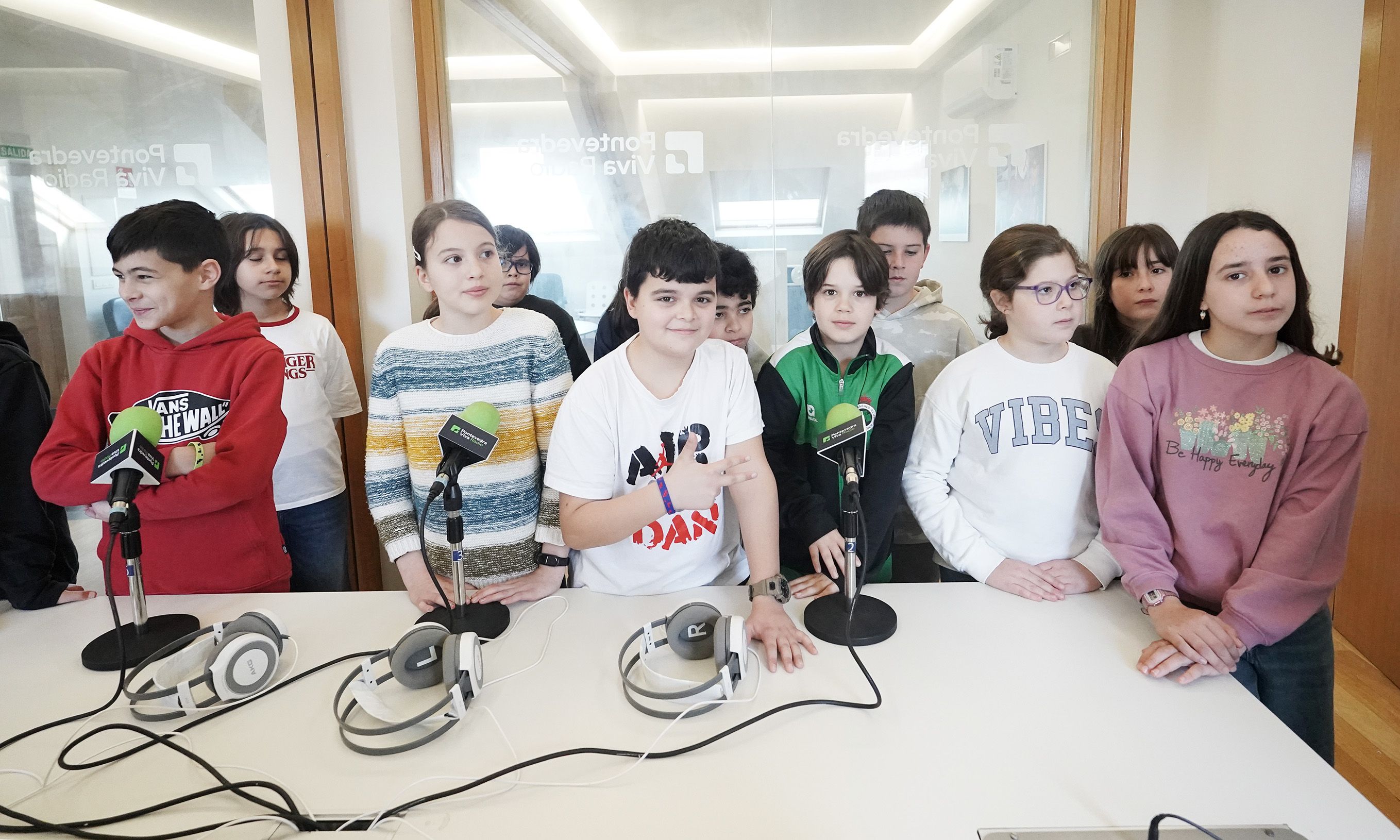 Escolares de quinto curso del CEIP Cabanas de Pontevedra Escolares de quinto curso del CEIP Cabanas de Pontevedra