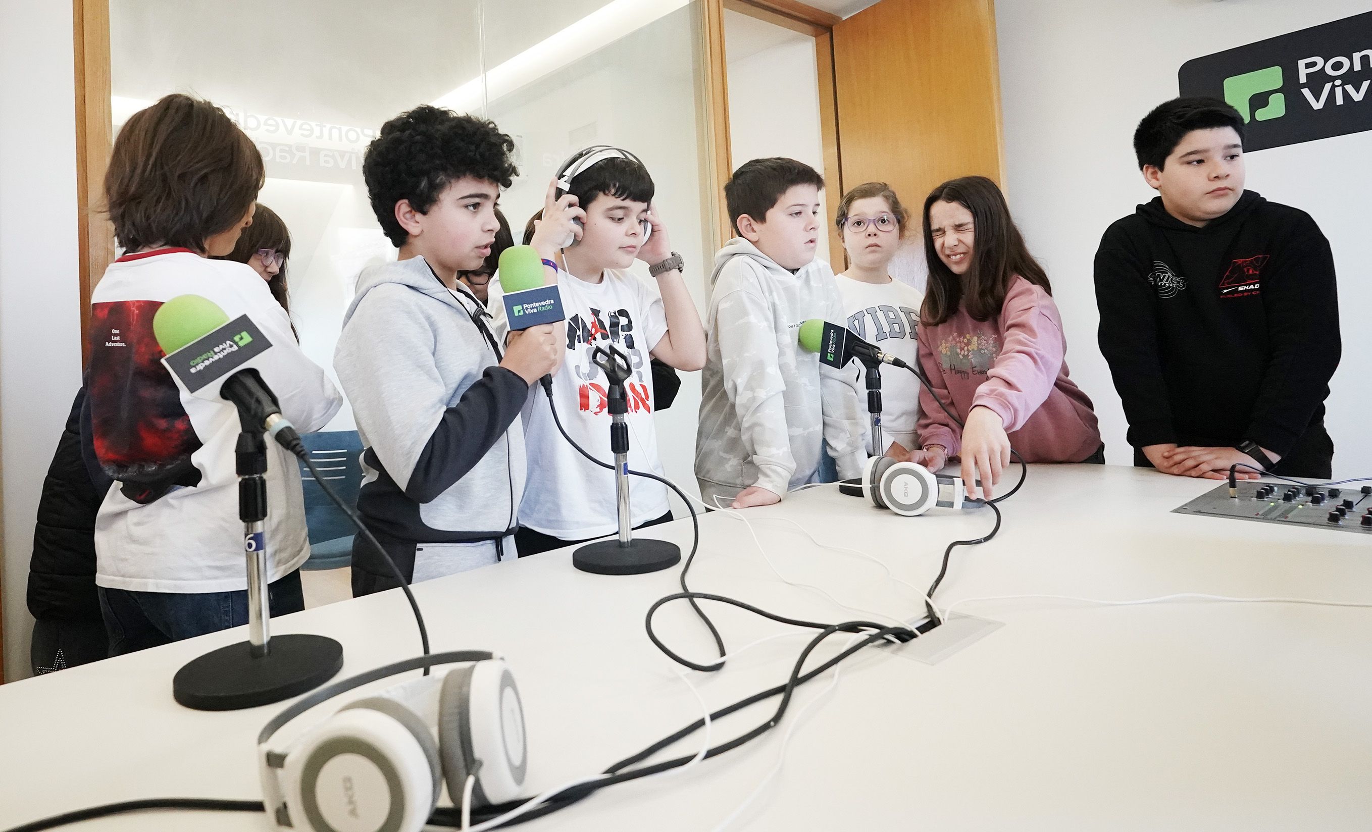 Escolares de quinto curso del CEIP Cabanas de Pontevedra Escolares de quinto curso del CEIP Cabanas de Pontevedra