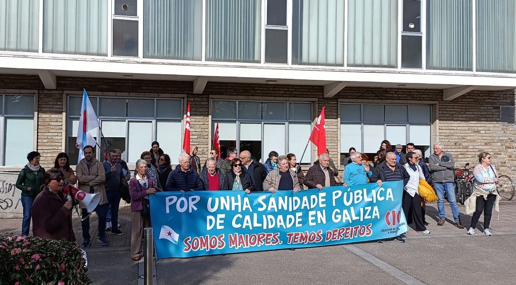 Protesta de jubilados de la CIG reclamando mejoras sanitarias