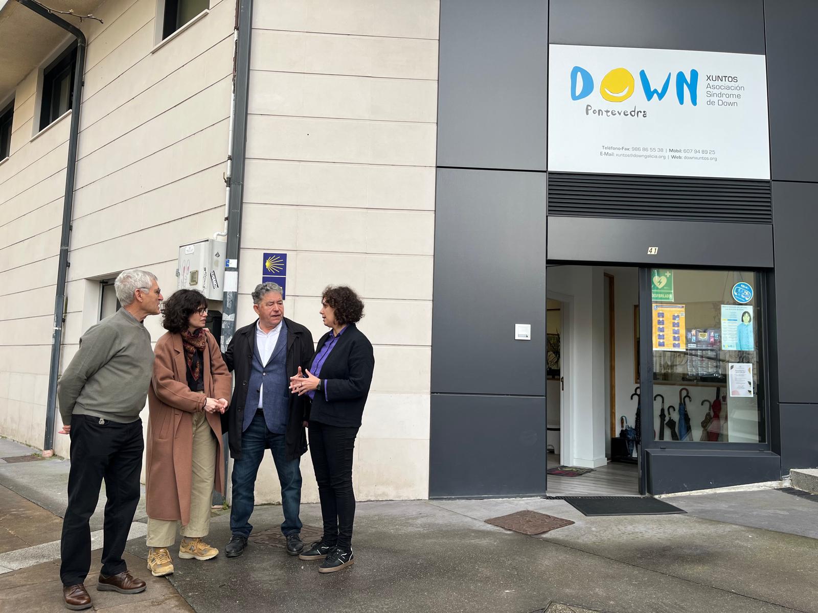 Visita a la sede de Down Pontevedra Xuntos en el Gorgullón