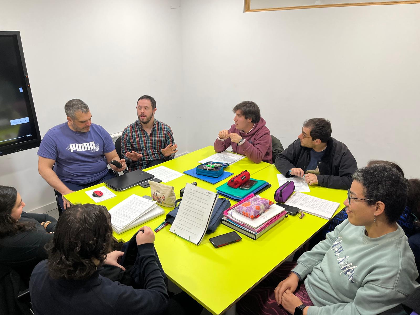 Visita a la sede de Down Pontevedra Xuntos en el Gorgullón