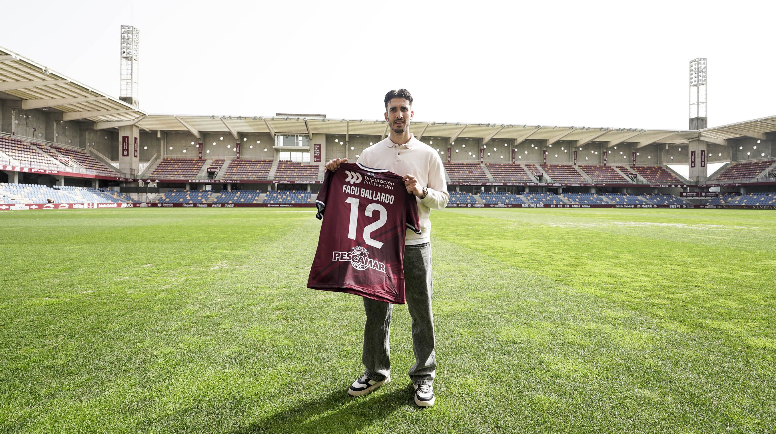 Presentación de Facu Ballardo como jugador del Pontevedra