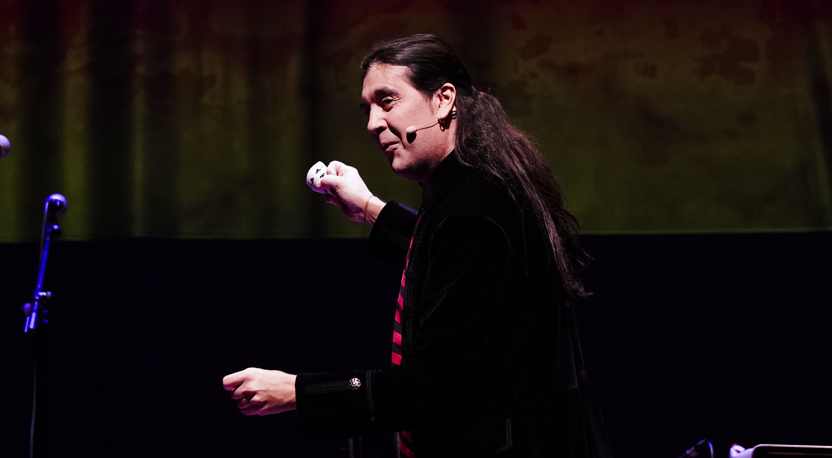 Cultura contra a barbarie Cultura contra a barbarie