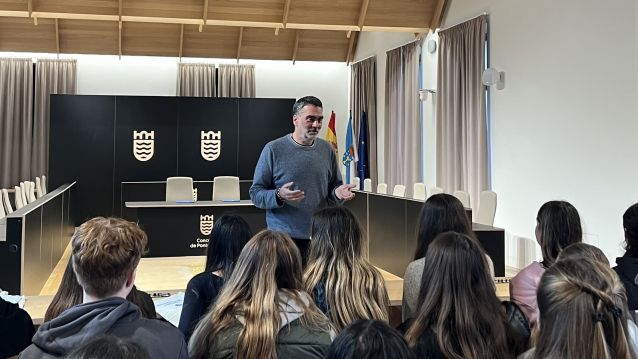 Demetrio Gómez recibe a los estudiantes franceses de intercambio Demetrio Gómez recibe a los estudiantes franceses de intercambio