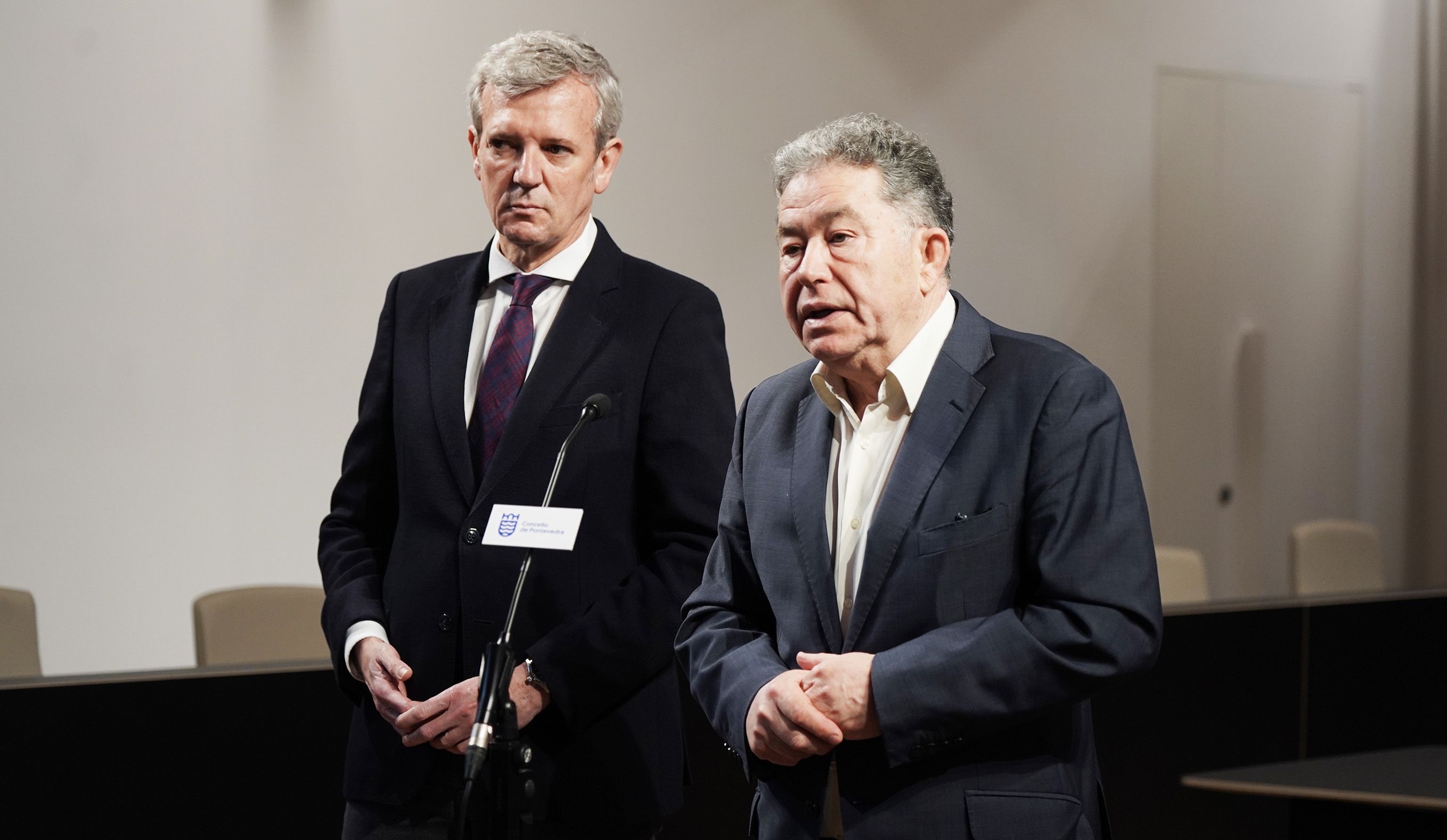 Miguel Anxo Fernández Lores y Alfonso Rueda, en la casa consistorial de Pontevedra Miguel Anxo Fernández Lores y Alfonso Rueda, en la casa consistorial de Pontevedra