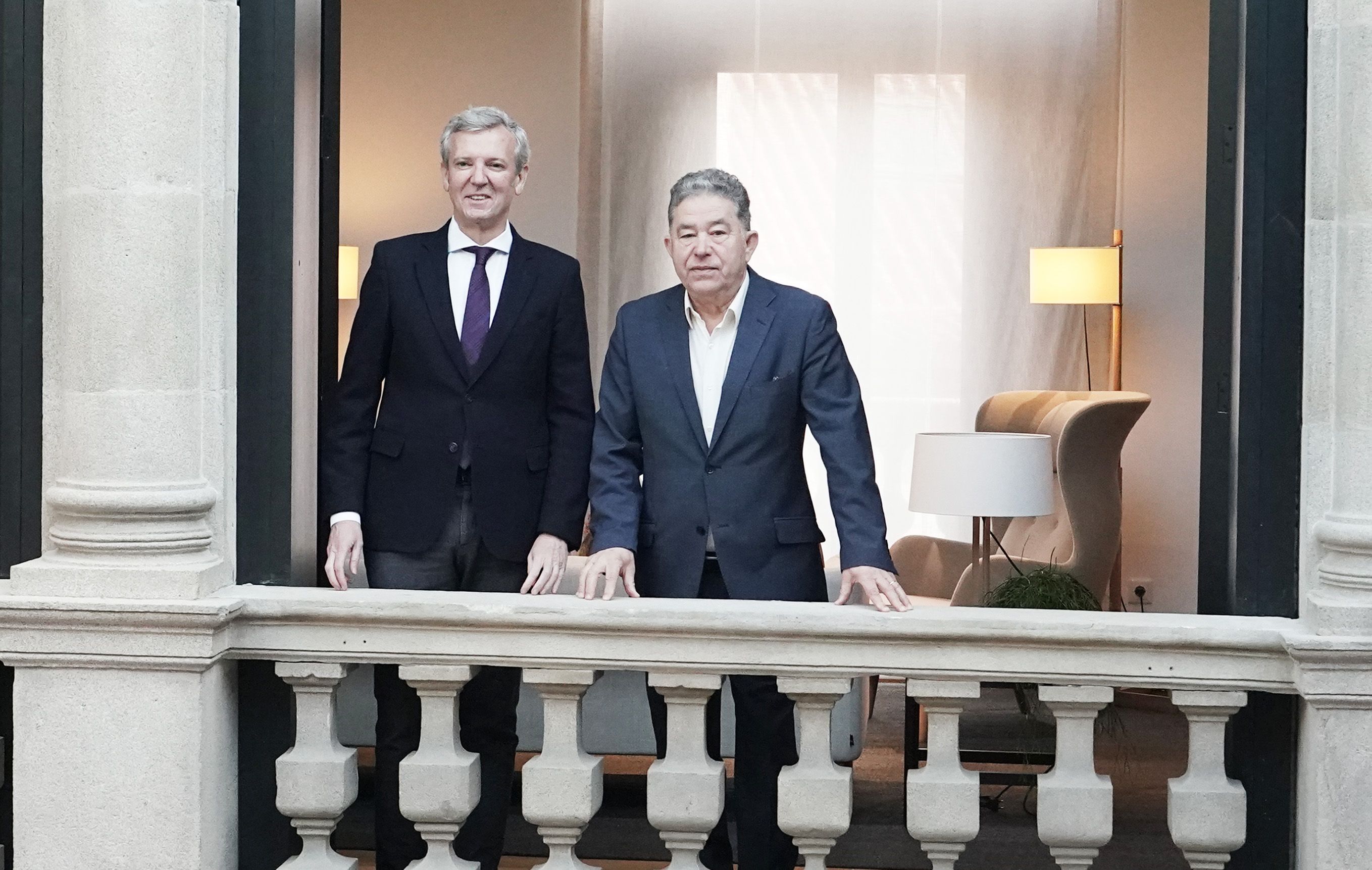 Miguel Anxo Fernández Lores y Alfonso Rueda, en la casa consistorial de Pontevedra Miguel Anxo Fernández Lores y Alfonso Rueda, en la casa consistorial de Pontevedra