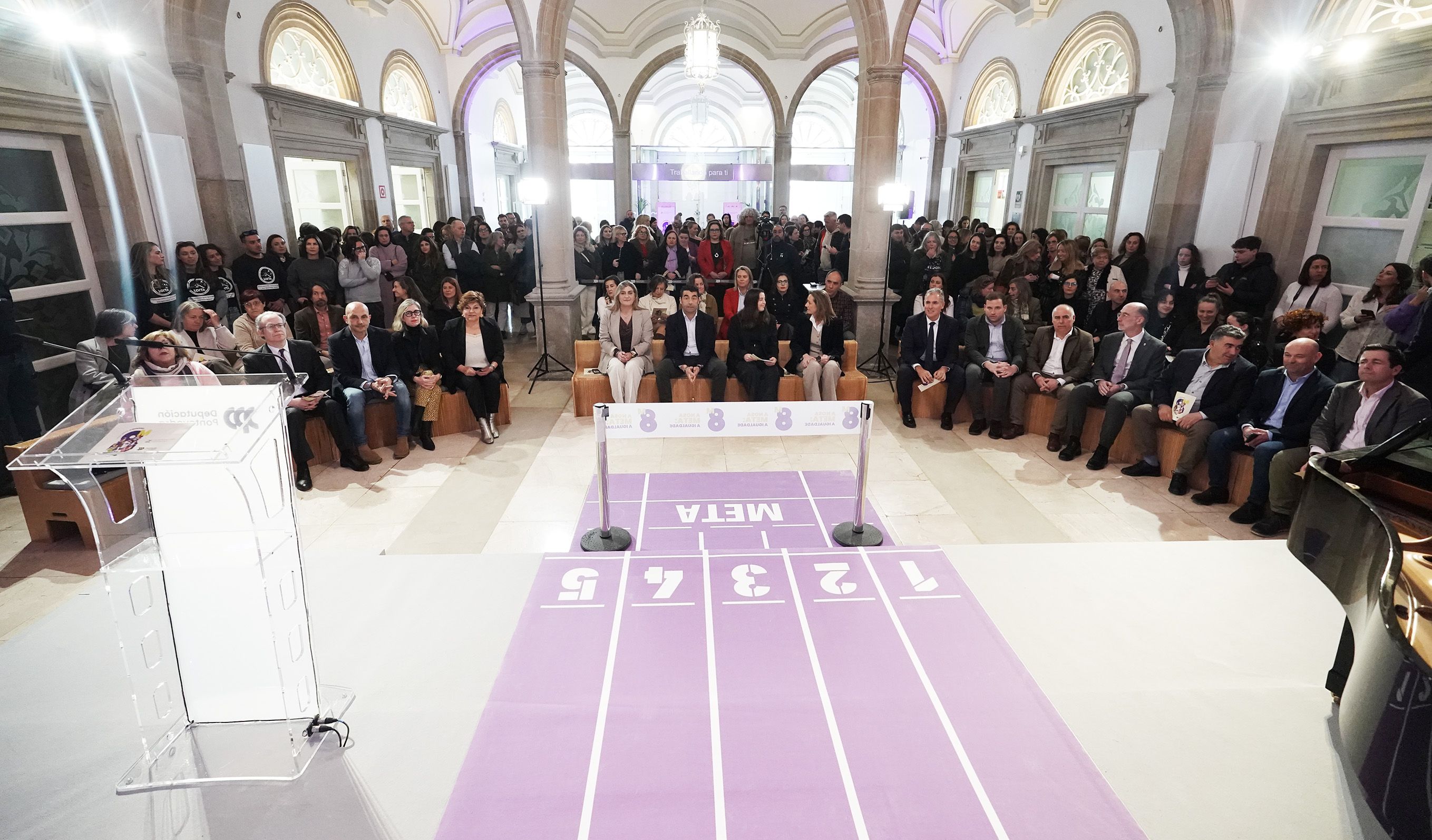 Acto por el 8M en la Deputación de Pontevedra