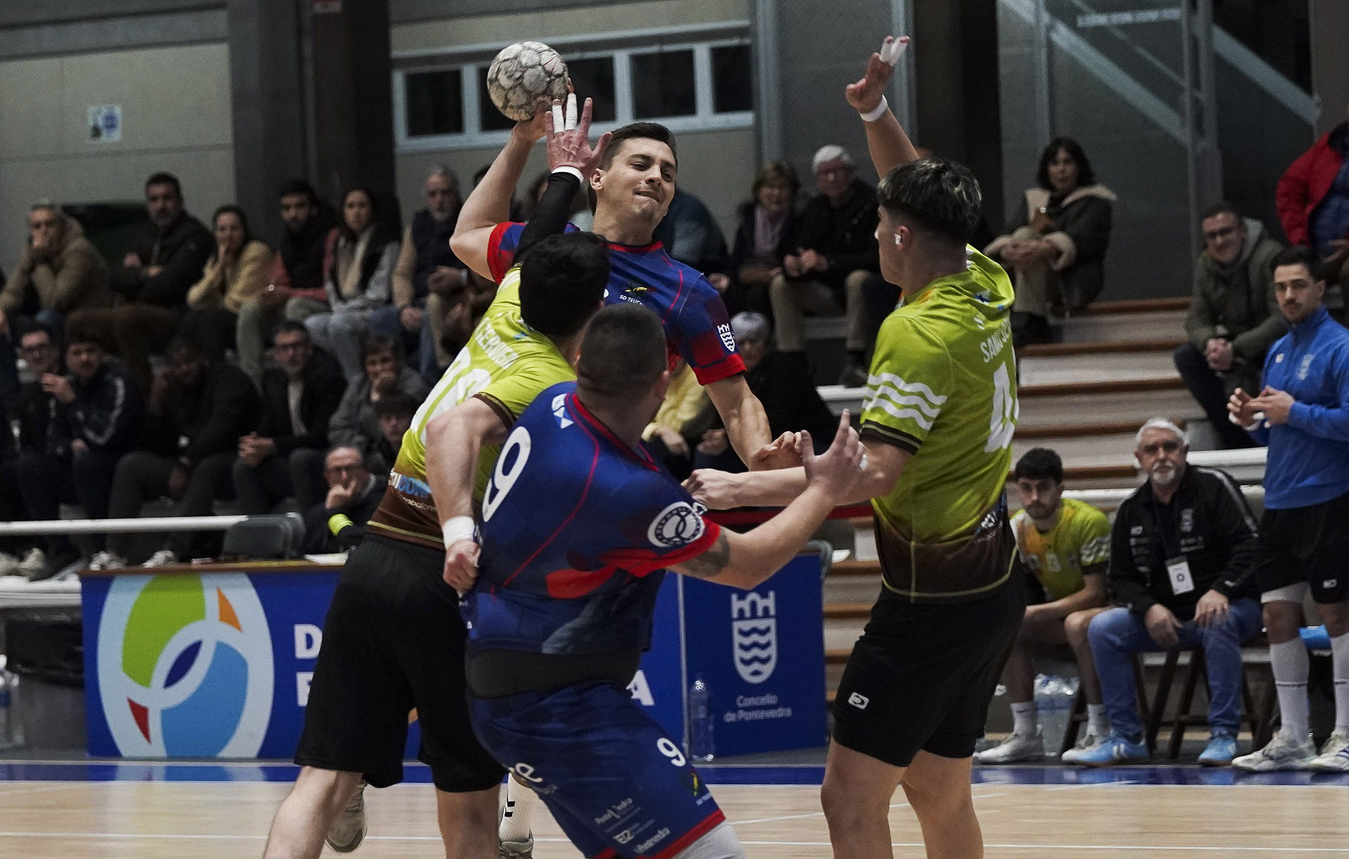 Partido de Primera Nacional entre Sociedad Deportiva Teucro y Bueu Atlético Balonmano Partido de Primera Nacional entre Sociedad Deportiva Teucro y Bueu Atlético Balonmano