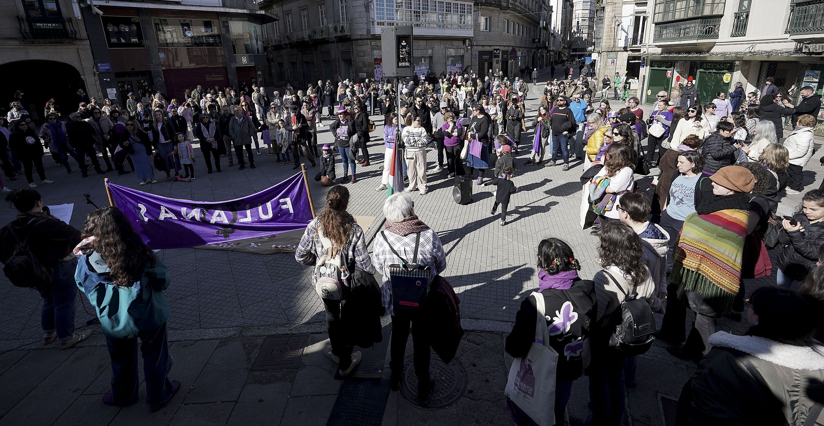 Manifestación en Pontevedra convocada por la Asemblea de Mujeres 8M y el colectivo 'Fulanas'