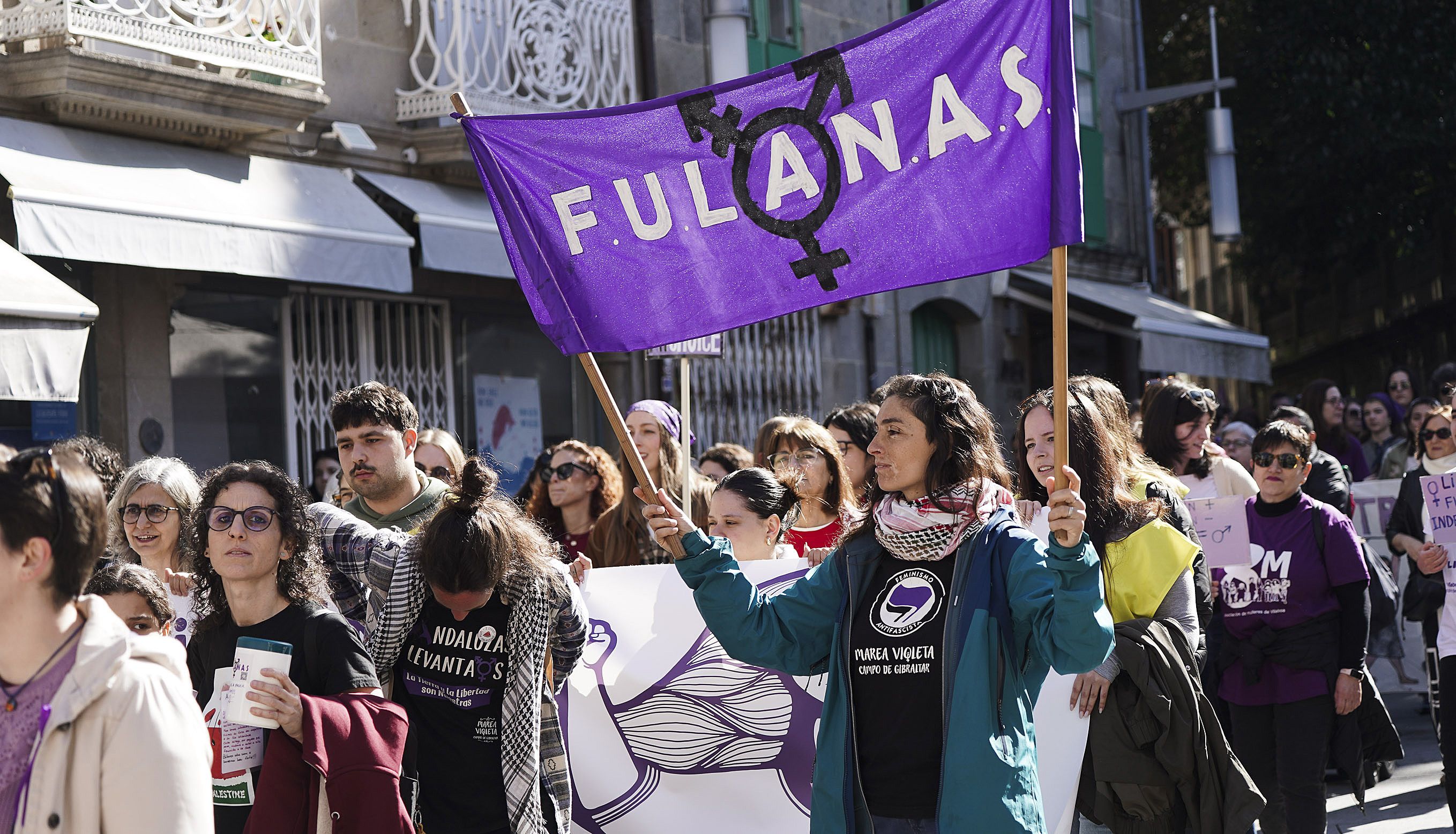 Manifestación en Pontevedra convocada por la Asemblea de Mujeres 8M y el colectivo 'Fulanas'