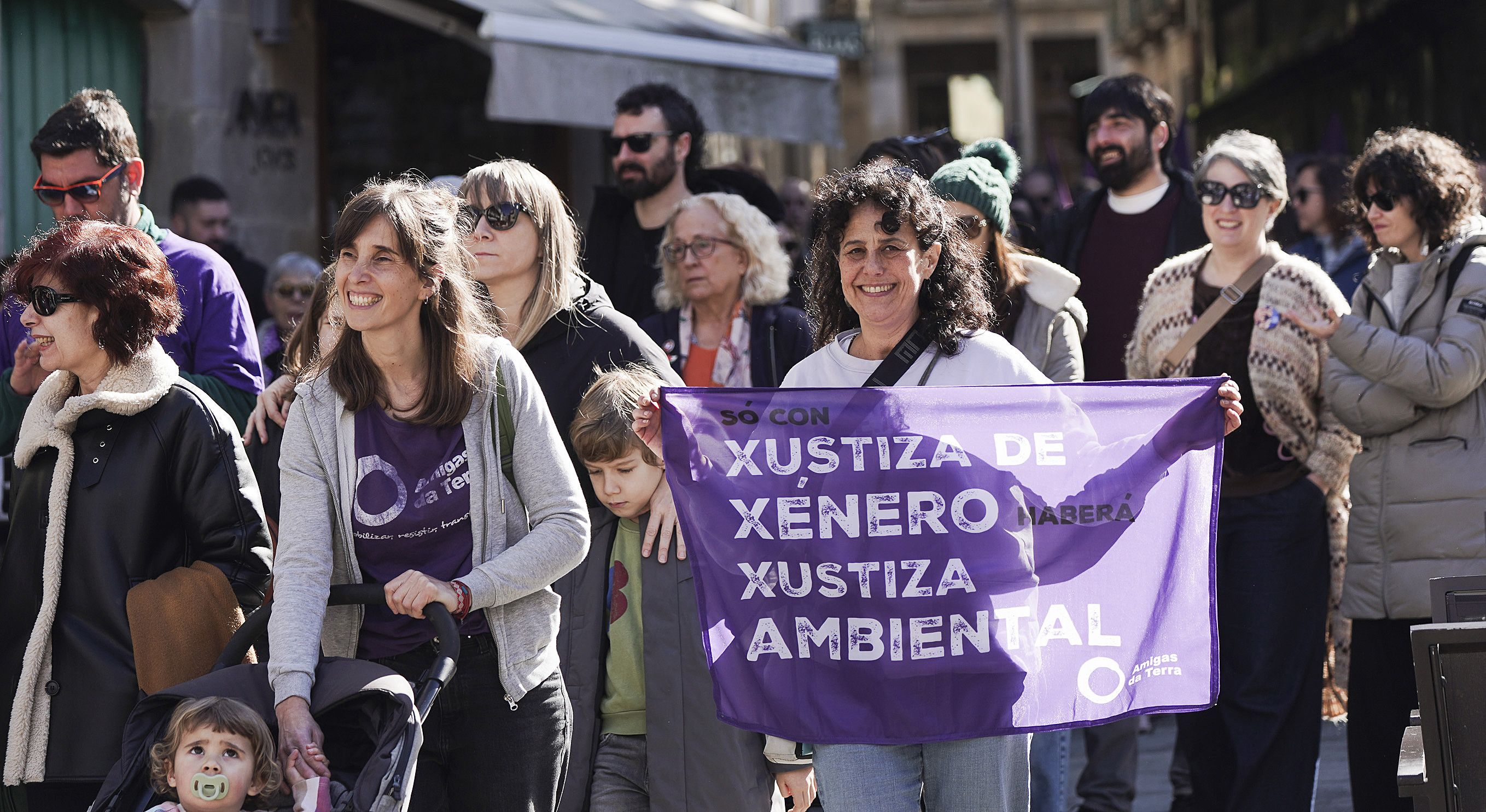 Manifestación en Pontevedra convocada por la Asemblea de Mujeres 8M y el colectivo 'Fulanas'