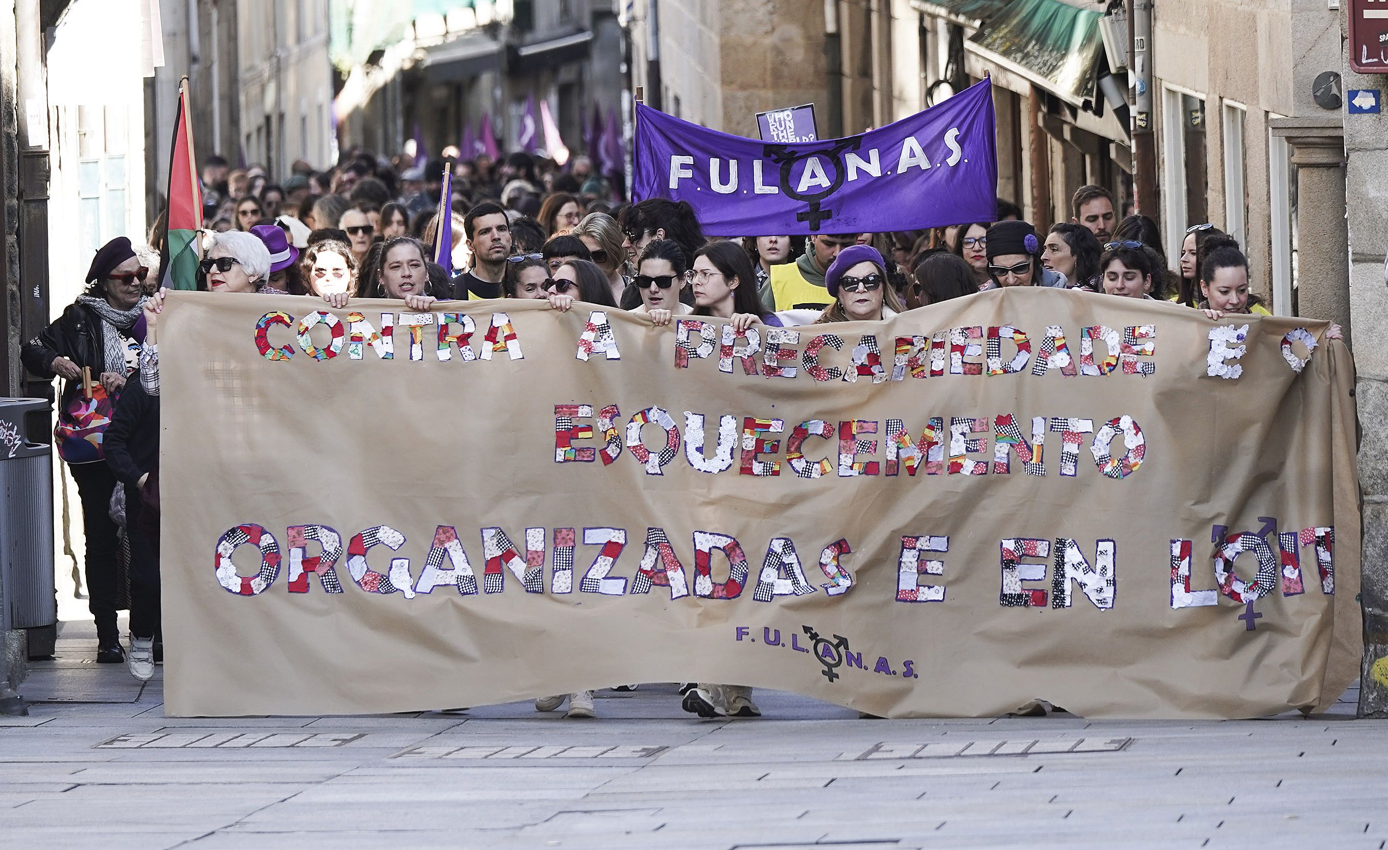 Manifestación en Pontevedra convocada por la Asemblea de Mujeres 8M y el colectivo 'Fulanas'