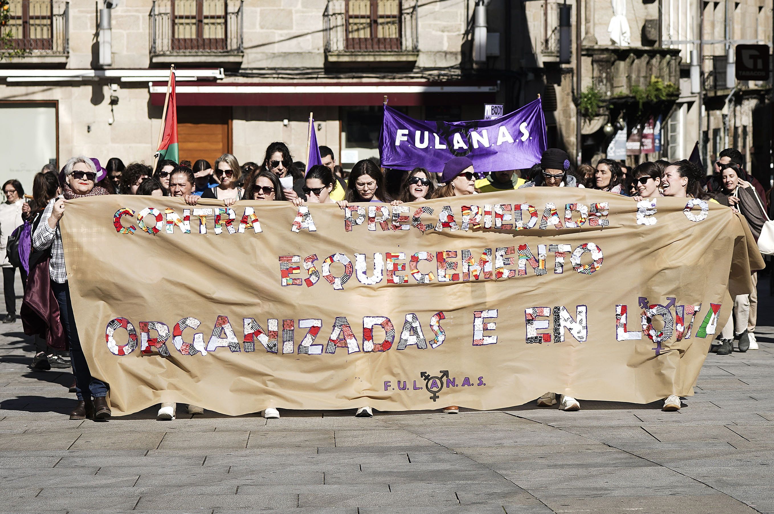 Manifestación en Pontevedra convocada por la Asemblea de Mujeres 8M y el colectivo 'Fulanas'