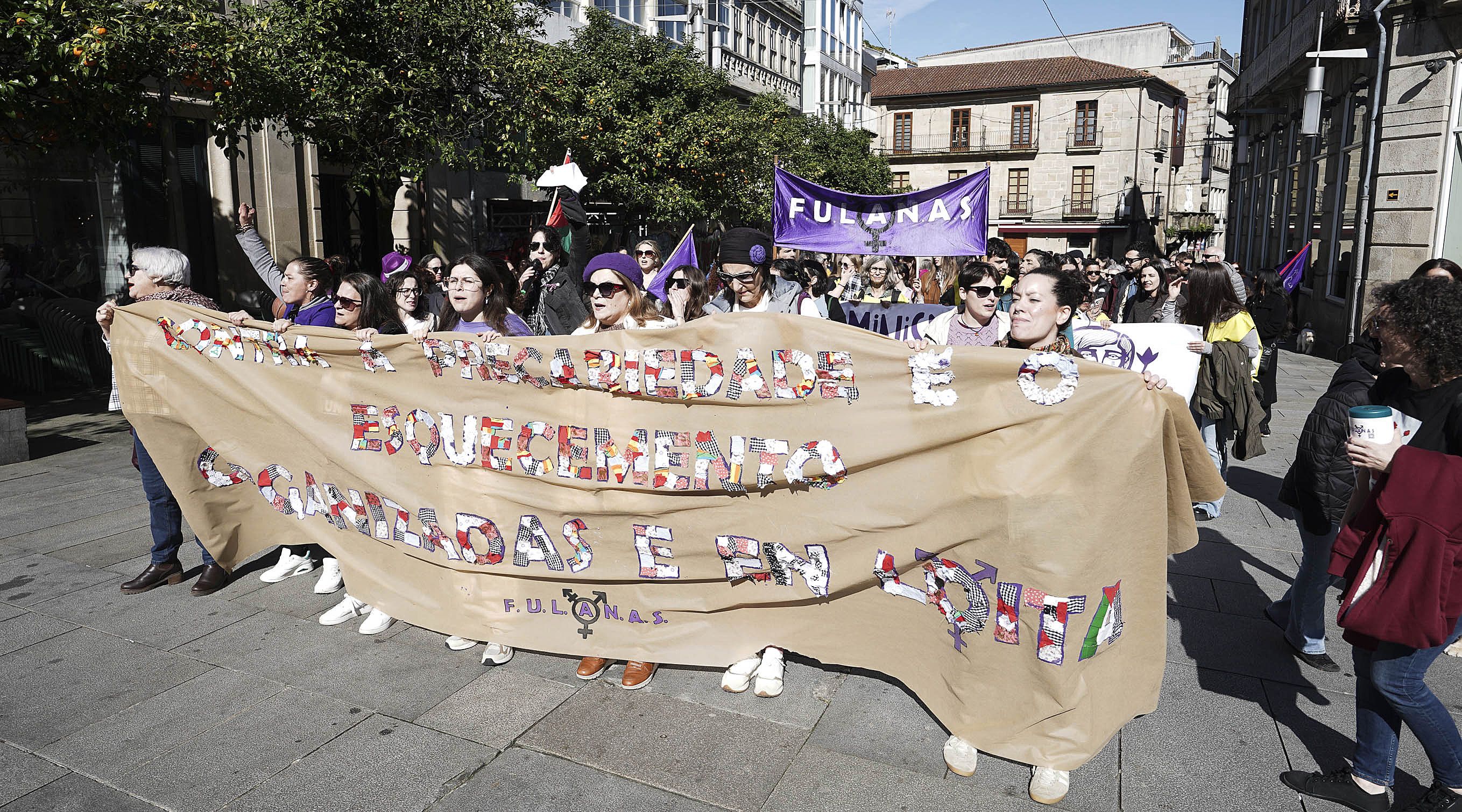 Manifestación en Pontevedra convocada por la Asemblea de Mujeres 8M y el colectivo 'Fulanas'