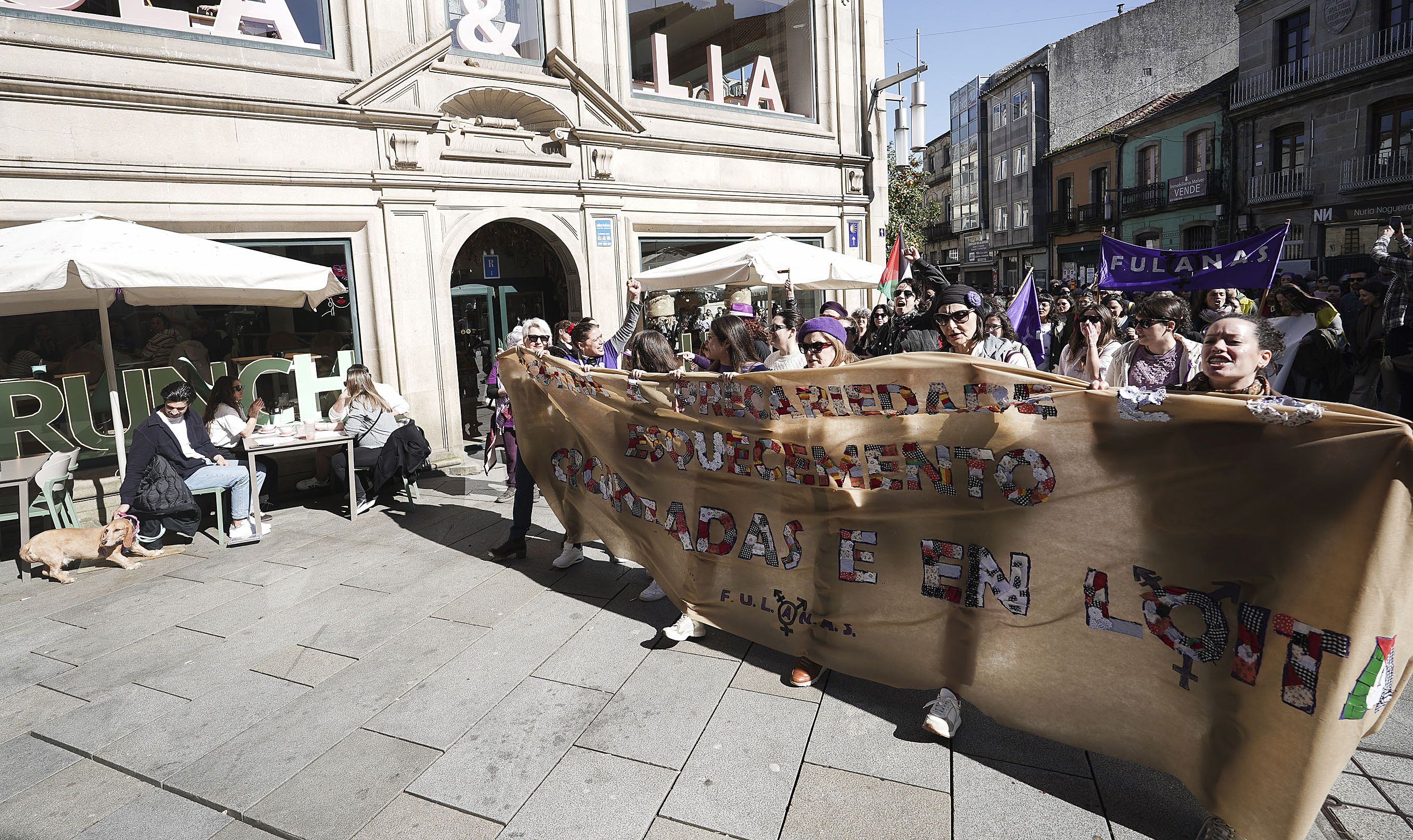 Manifestación en Pontevedra convocada por la Asemblea de Mujeres 8M y el colectivo 'Fulanas'
