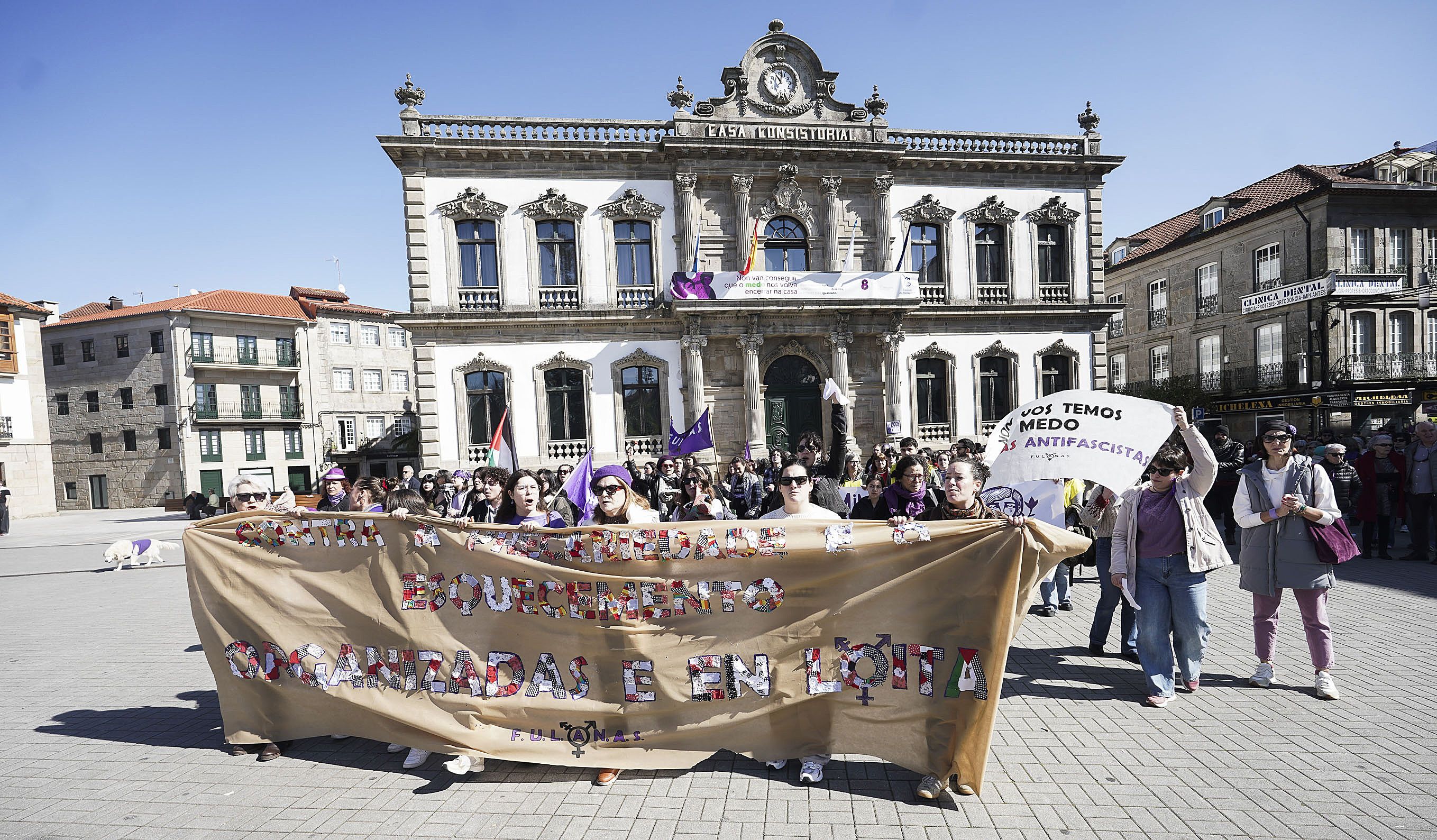 Manifestación en Pontevedra convocada por la Asemblea de Mujeres 8M y el colectivo 'Fulanas'