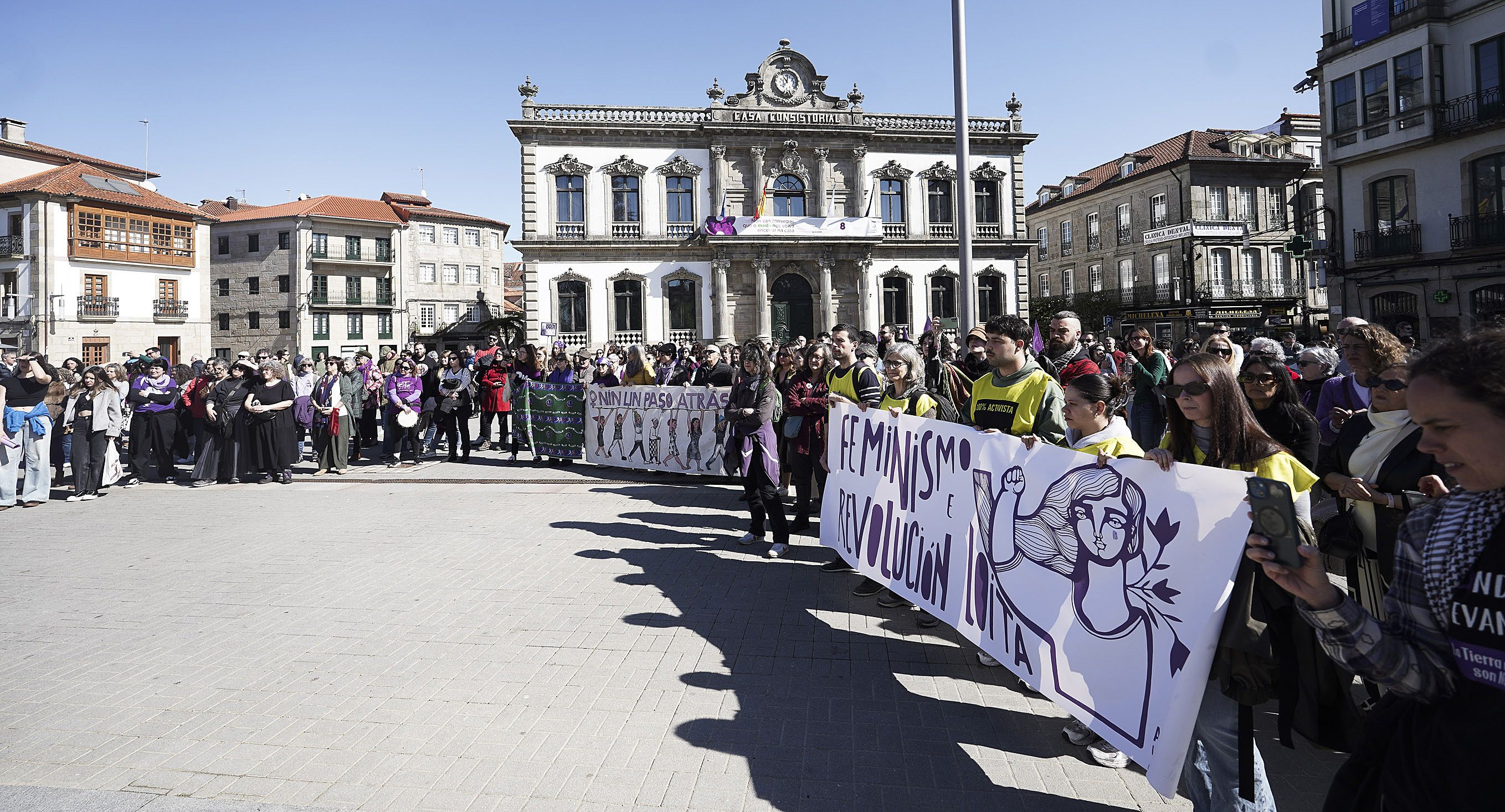Manifestación en Pontevedra convocada por la Asemblea de Mujeres 8M y el colectivo 'Fulanas'