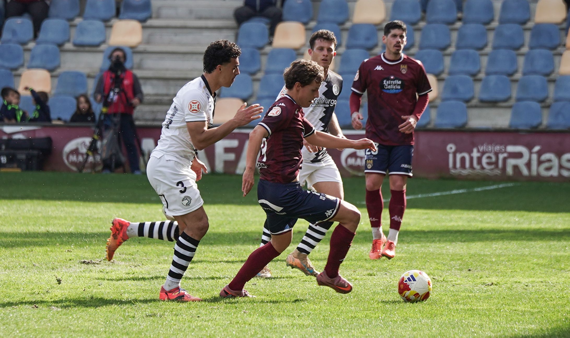 Partido entre el Pontevedra CF y Unionistas en Pasarón