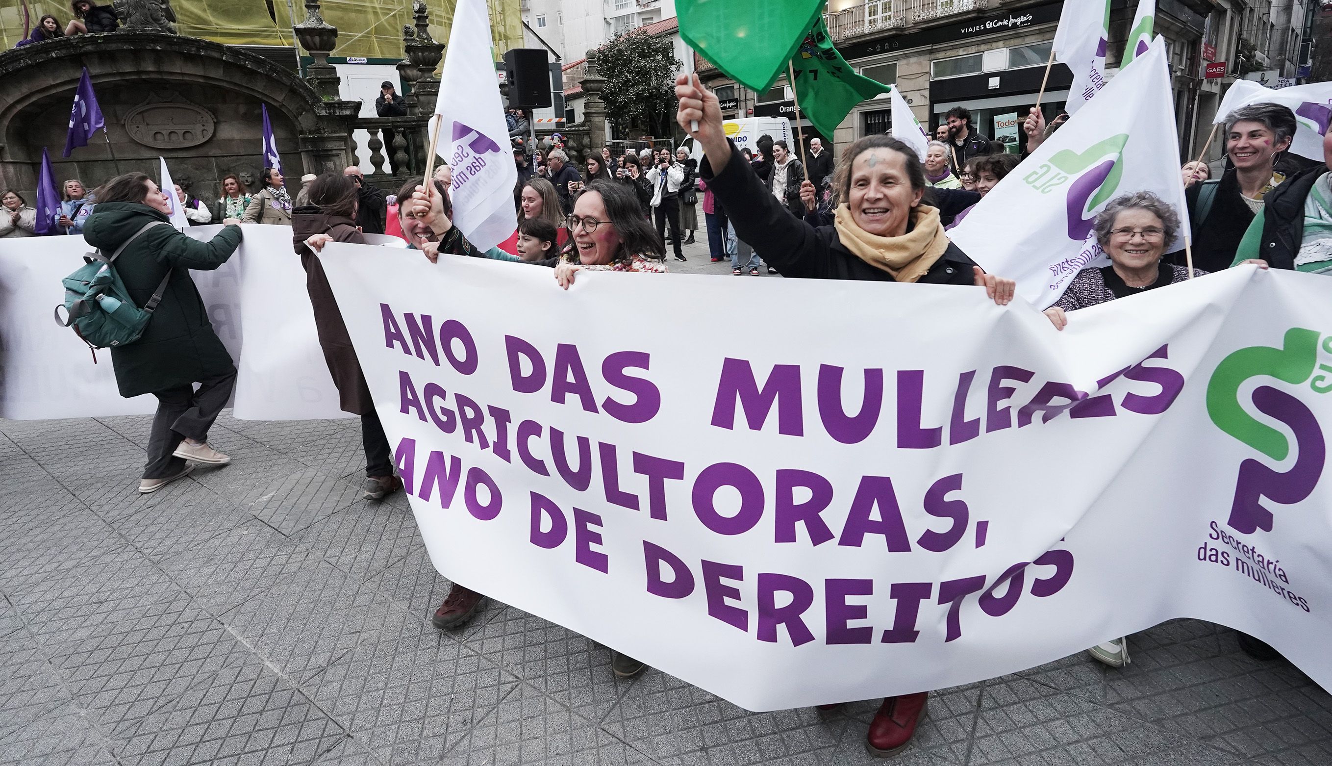 Manifestación del 8M en Pontevedra convocada por la Marcha Mundial de las Mujeres Manifestación del 8M en Pontevedra convocada por la Marcha Mundial de las Mujeres