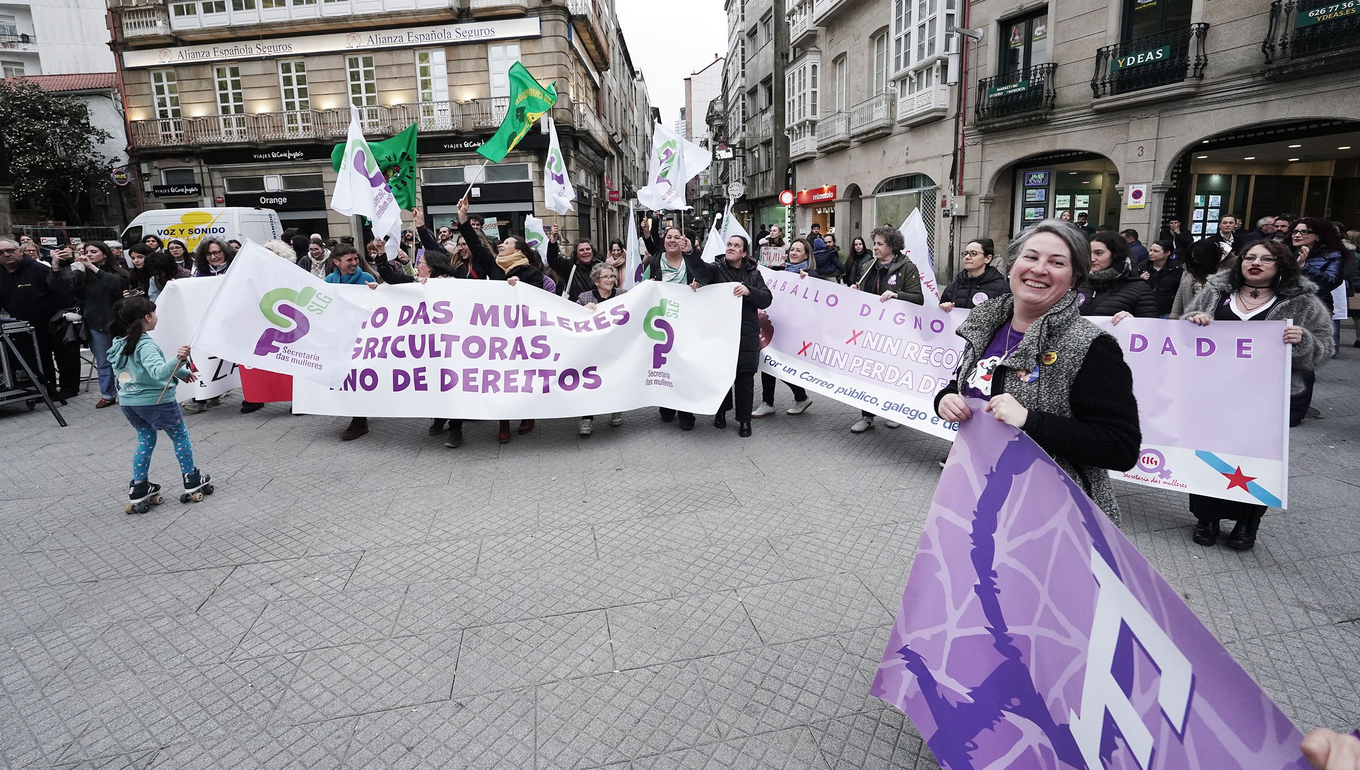 Manifestación del 8M en Pontevedra convocada por la Marcha Mundial de las Mujeres Manifestación del 8M en Pontevedra convocada por la Marcha Mundial de las Mujeres