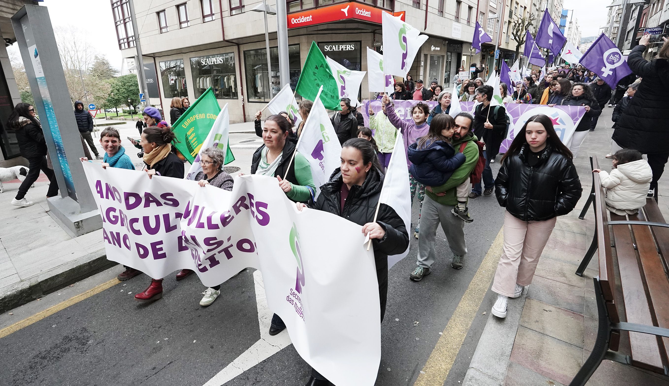 Manifestación del 8M en Pontevedra convocada por la Marcha Mundial de las Mujeres Manifestación del 8M en Pontevedra convocada por la Marcha Mundial de las Mujeres