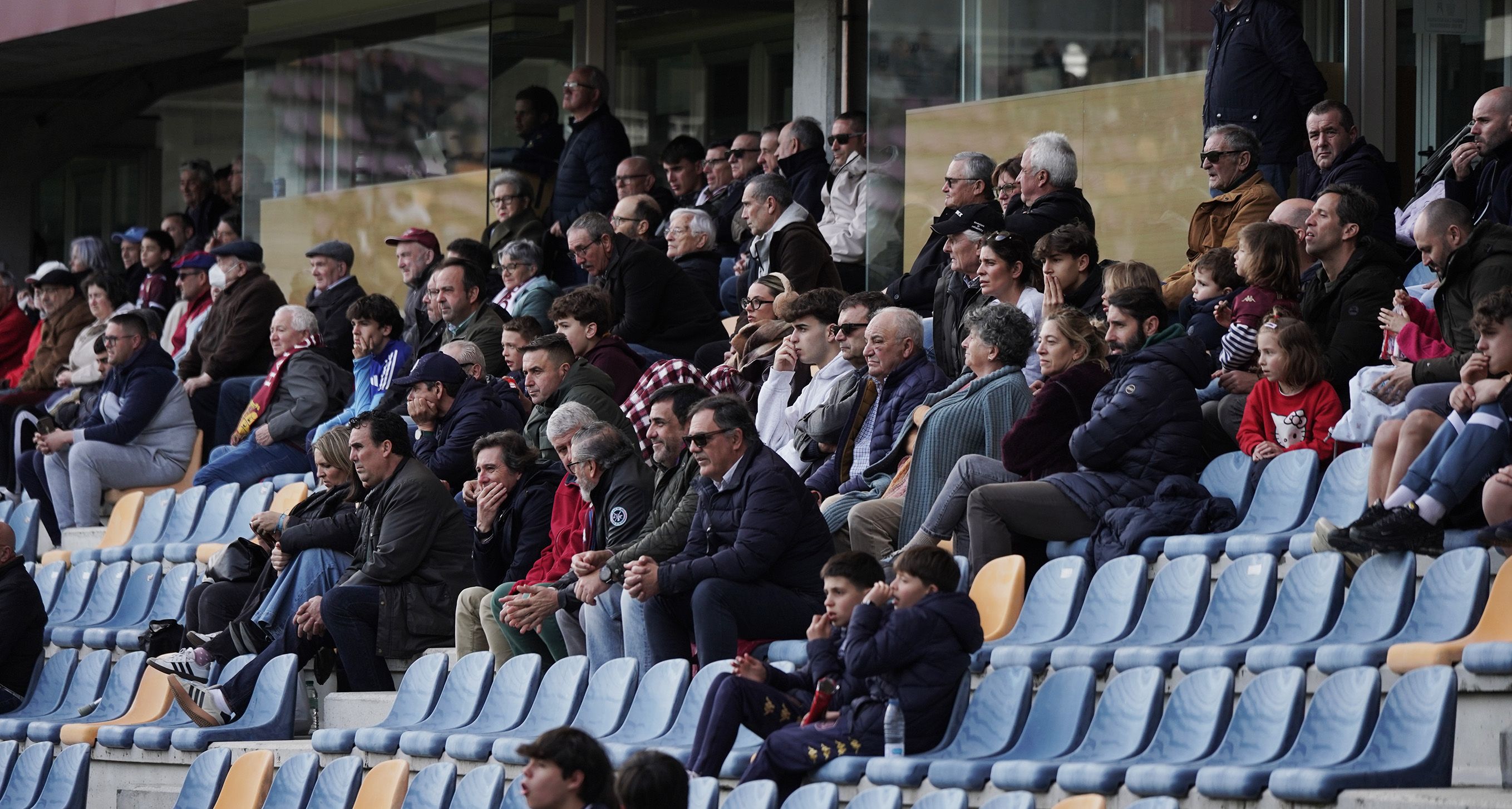 Partido entre Pontevedra CF y el Unionistas de Salamanca en Pasarón Partido entre Pontevedra CF y el Unionistas de Salamanca en Pasarón