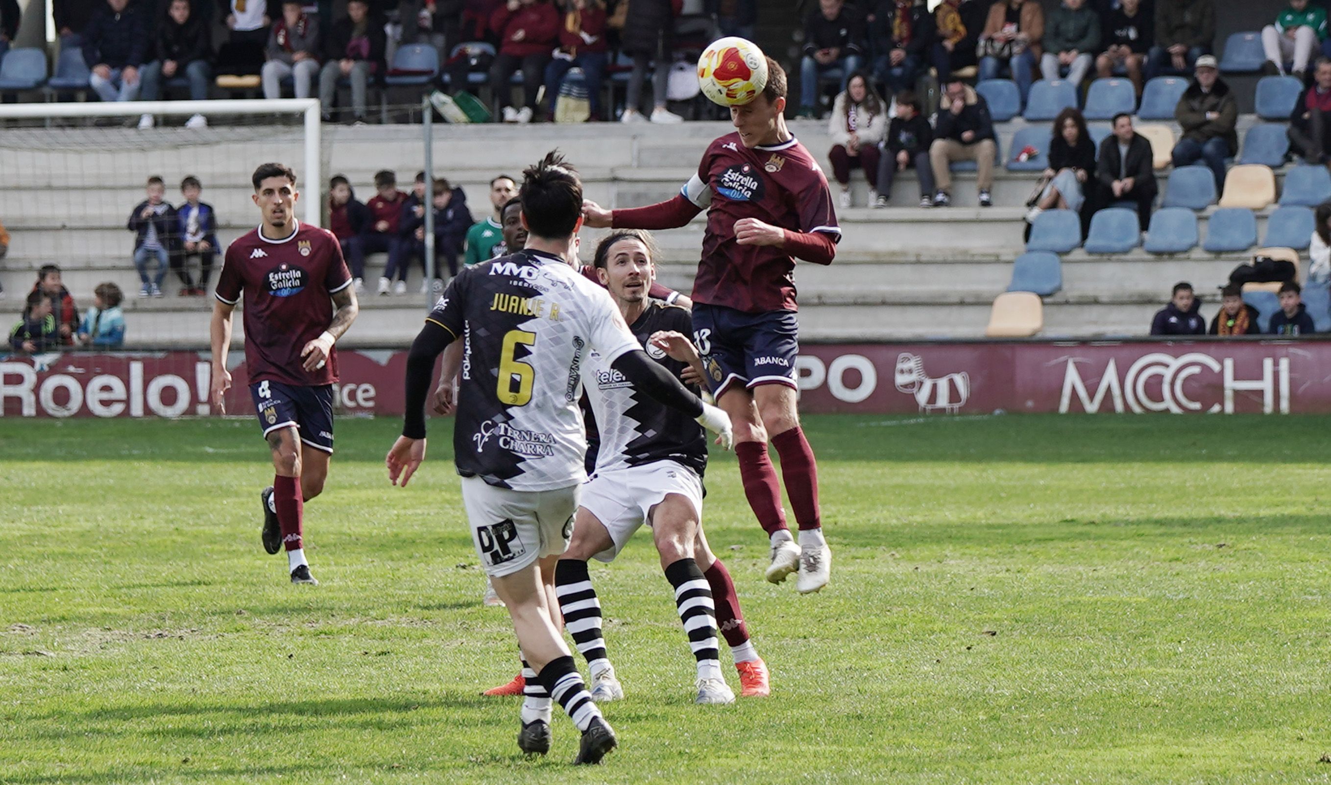 Partido entre Pontevedra CF y el Unionistas de Salamanca en Pasarón Partido entre Pontevedra CF y el Unionistas de Salamanca en Pasarón