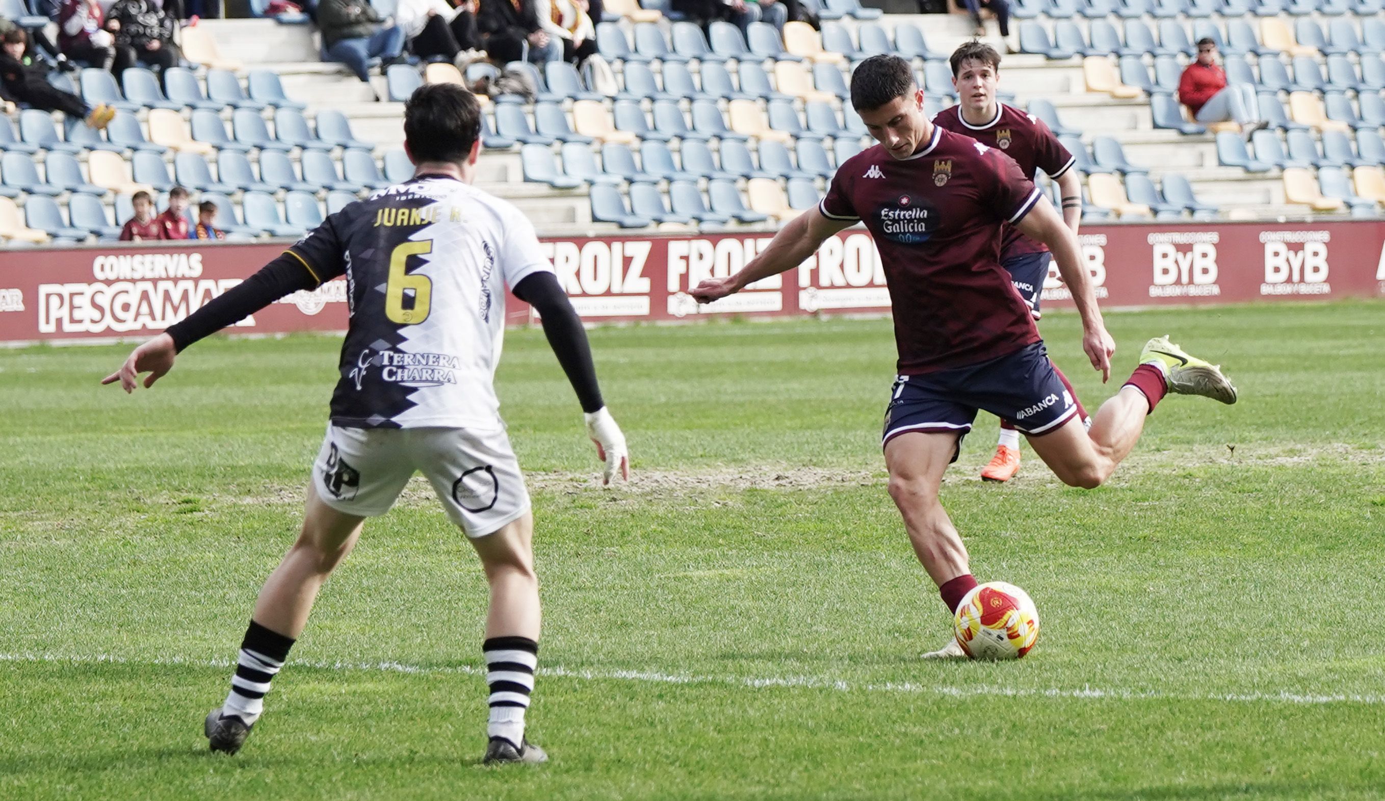 Partido entre Pontevedra CF y el Unionistas de Salamanca en Pasarón Partido entre Pontevedra CF y el Unionistas de Salamanca en Pasarón