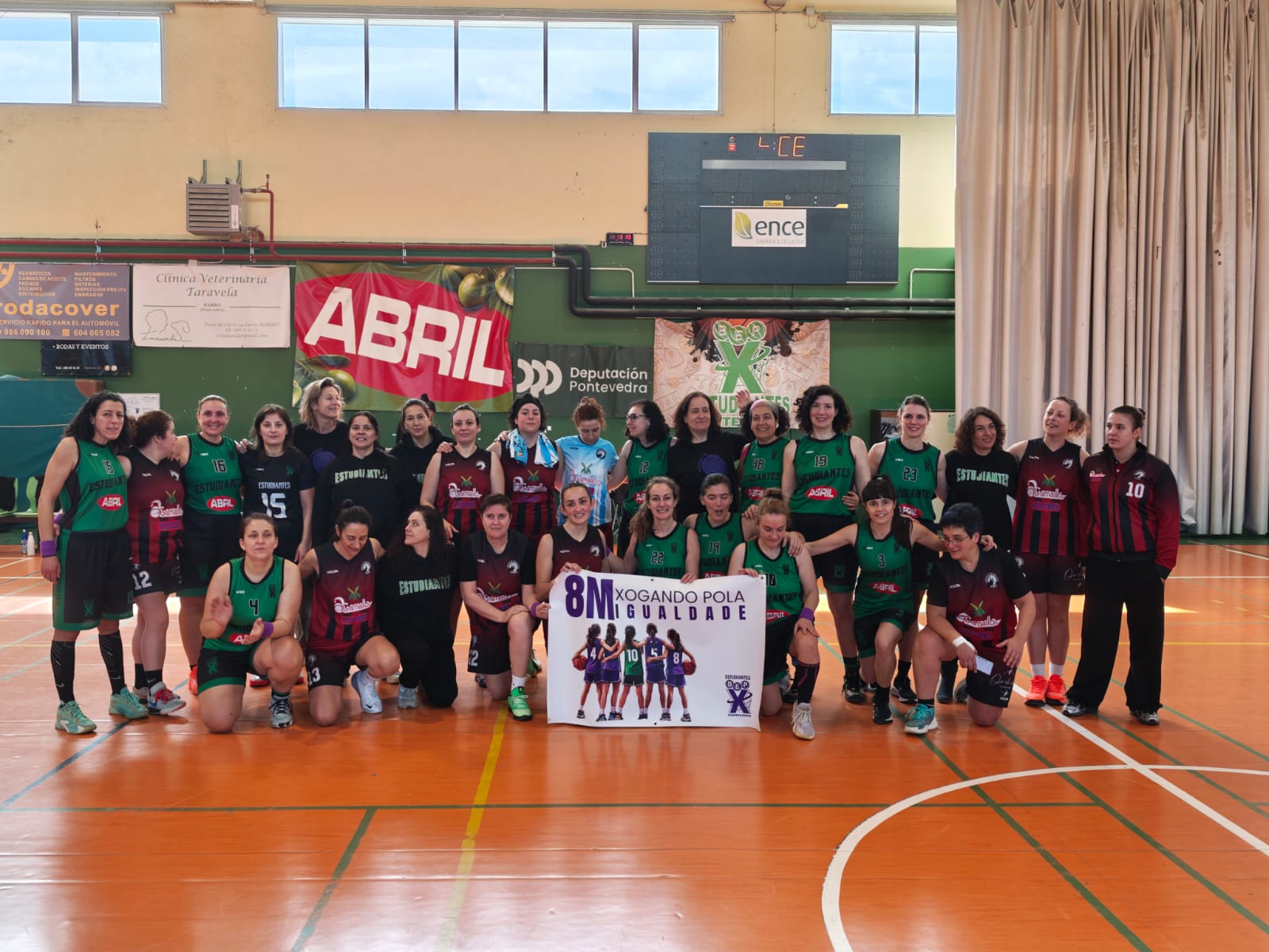 Xogadoras do CB Estudiantes e do AB Xinzo de Limia Xogadoras do CB Estudiantes e do AB Xinzo de Limia
