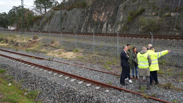 Inspección do antigo trazado ferroviario entre Arcade e Pontevedra