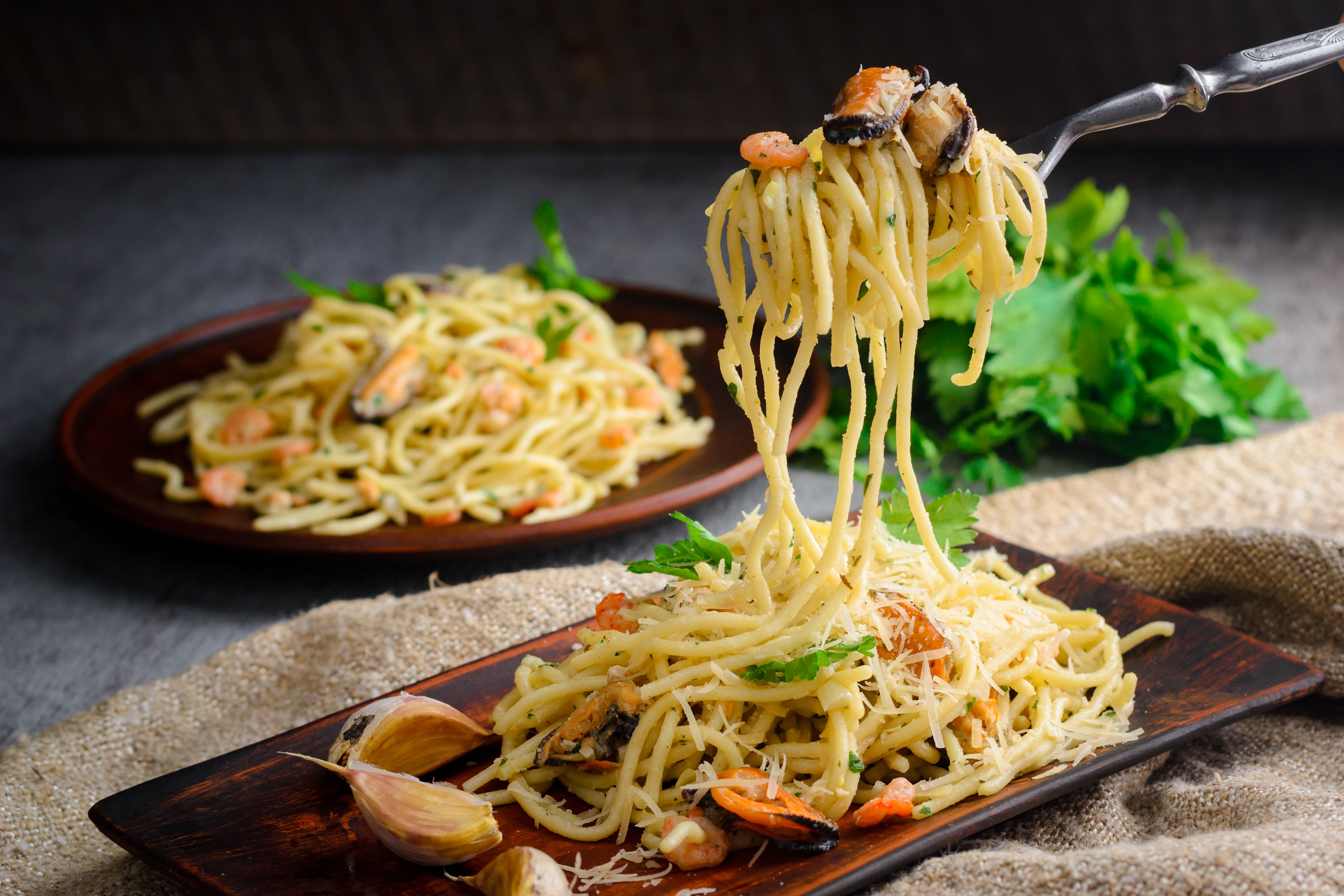 Pasta al 'aglio e olio' con mejillones