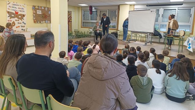 Sesión de 'Mulleres que fan Poio' nos colexios