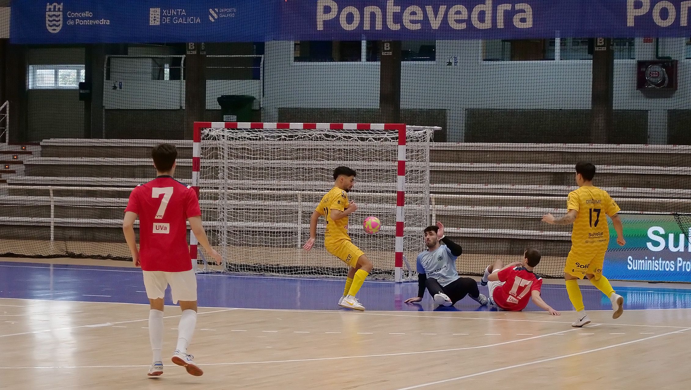 Partido entre Leis Pontevedra y Tierno Galván