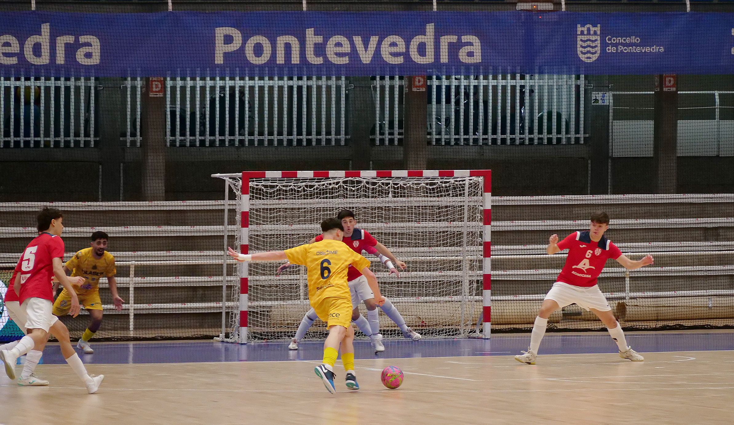 Partido entre Leis Pontevedra y Tierno Galván