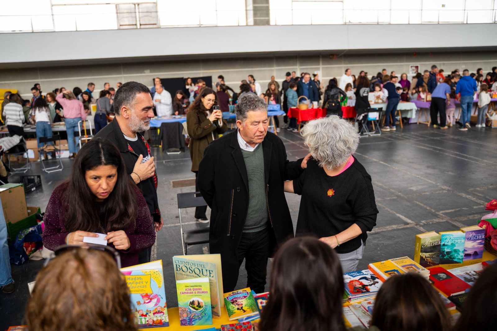 Demetrio Gómez y Miguel Anxo Fernández Lores en la Troca de Libros - Salón do Libro 2026