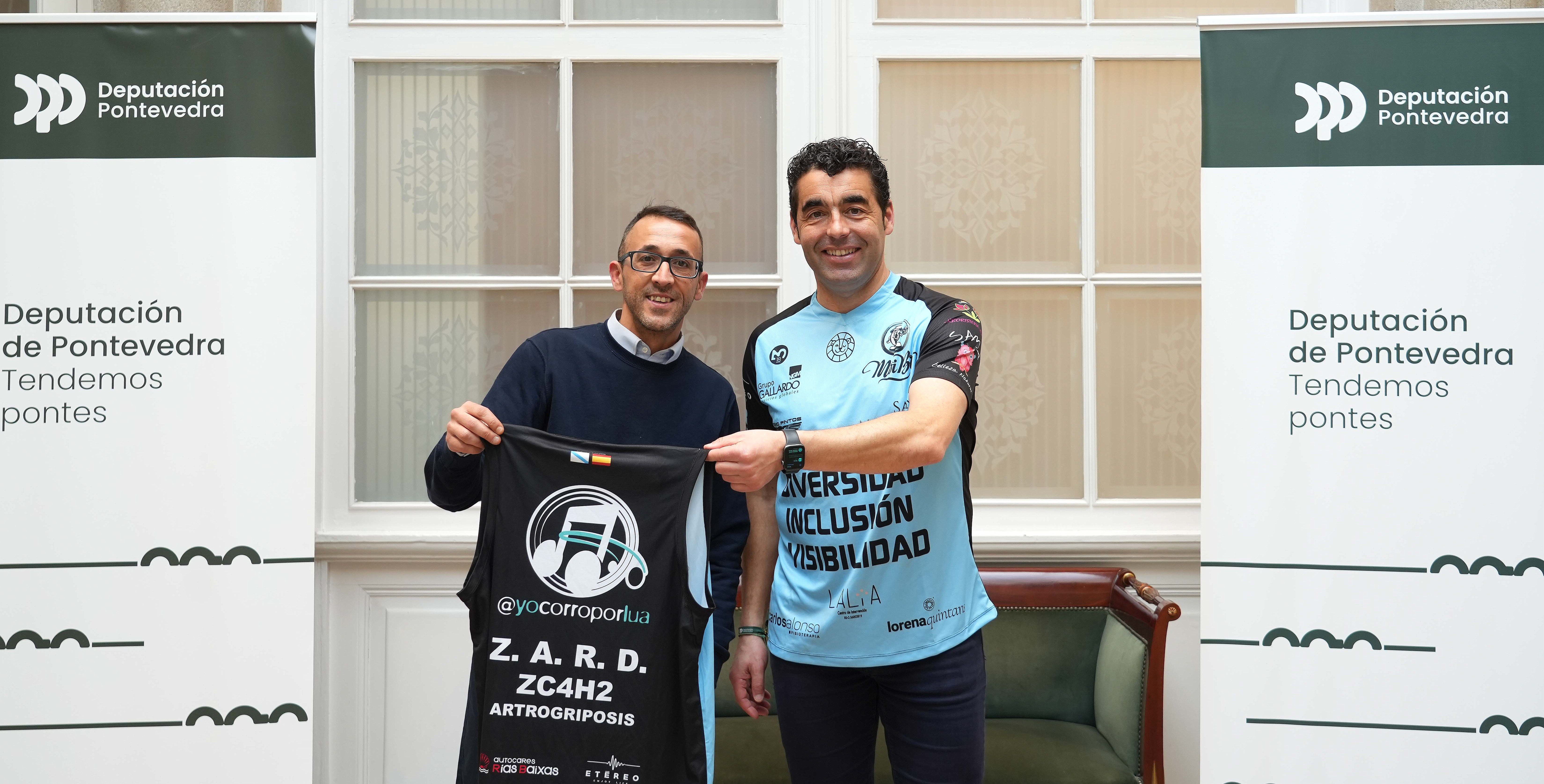 Kike Durán, padre de Lúa, con Luis López, presidente de la Deputación