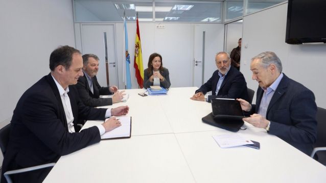 La conselleira del Mar informó del dragado a los responsables portuarios