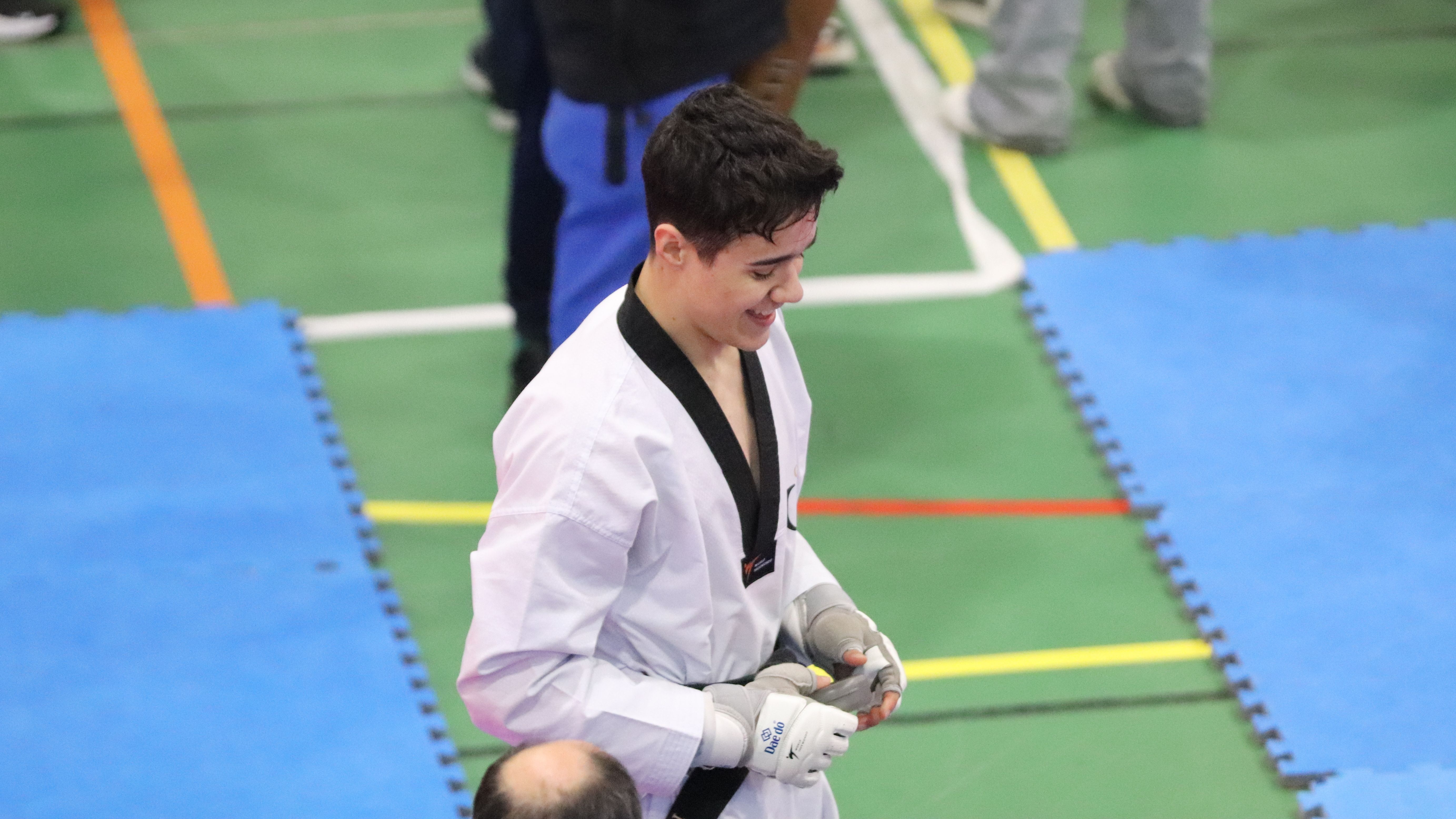 Roi Fraga en un competición de taekwondo