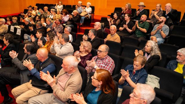 Público na homenaxe a Luz Gallego 'Nenuca' e Manuel Bragado Público na homenaxe a Luz Gallego 'Nenuca' e Manuel Bragado